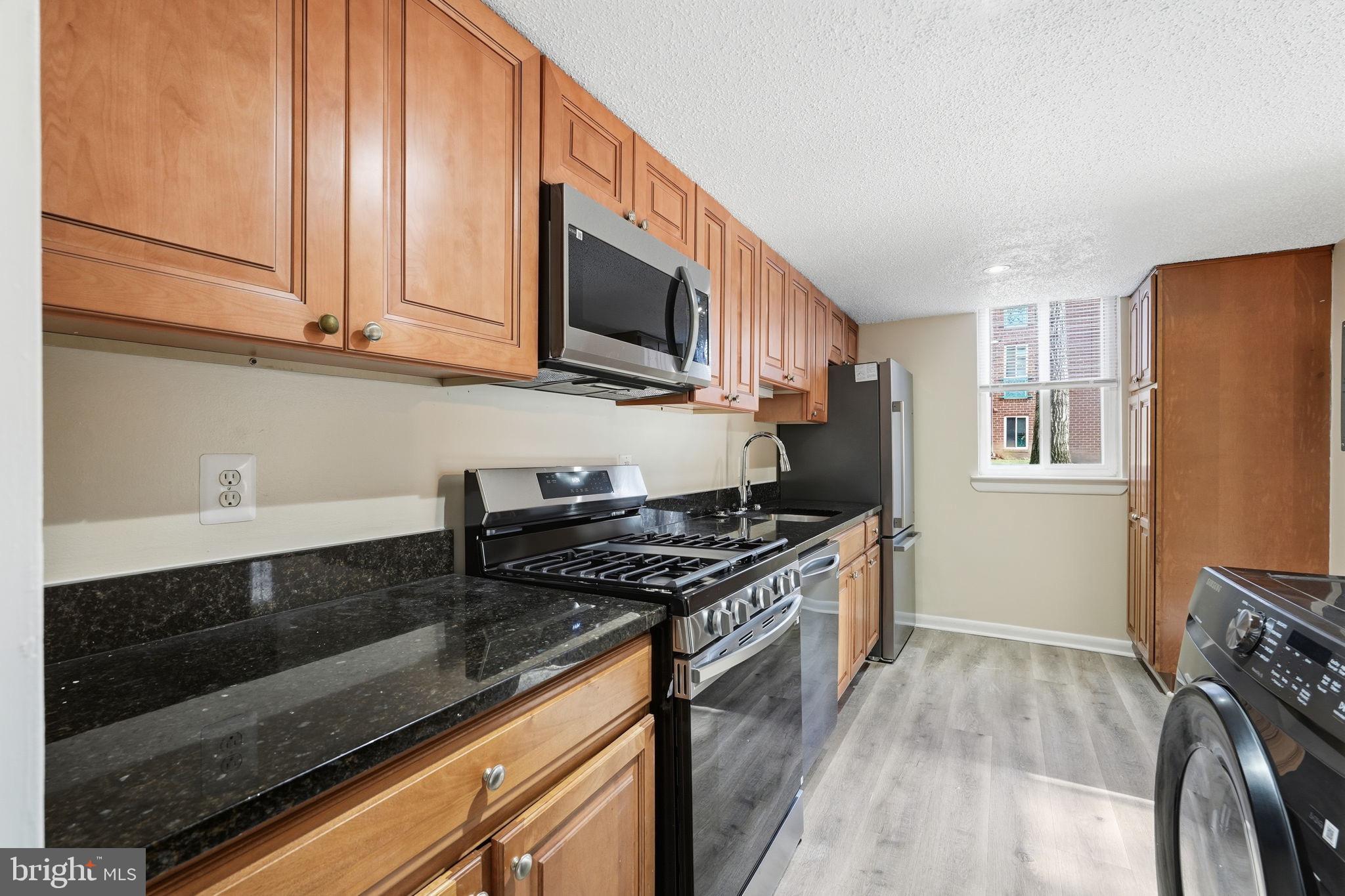 HUNTERS WOODS VILLAGE - Residential