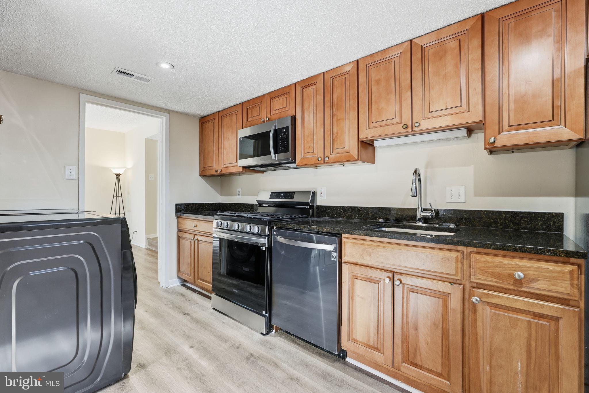 HUNTERS WOODS VILLAGE - Residential