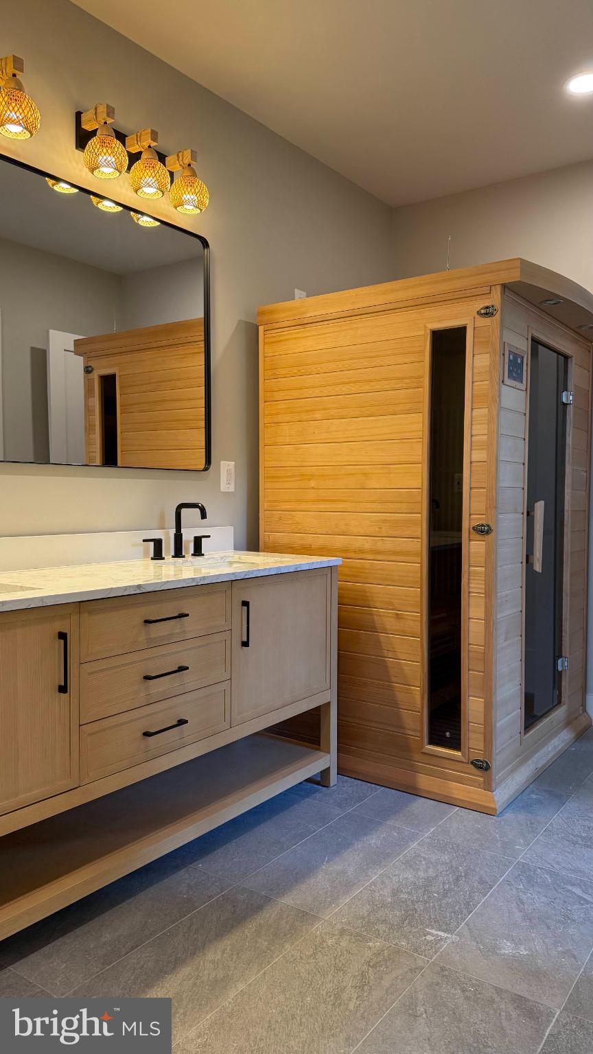 DEVON PARK - Residential