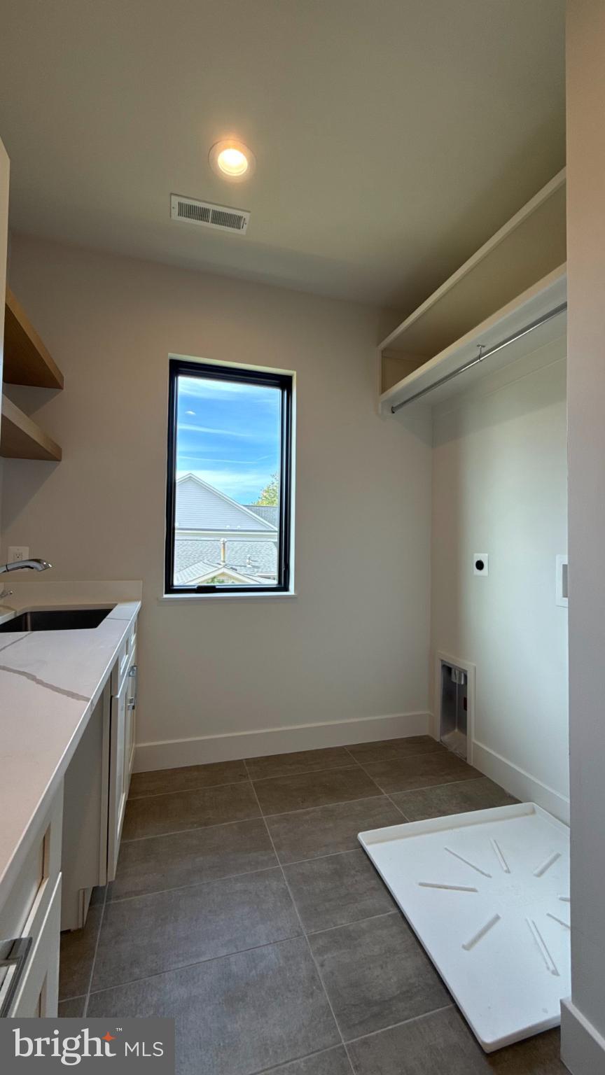 DEVON PARK - Residential