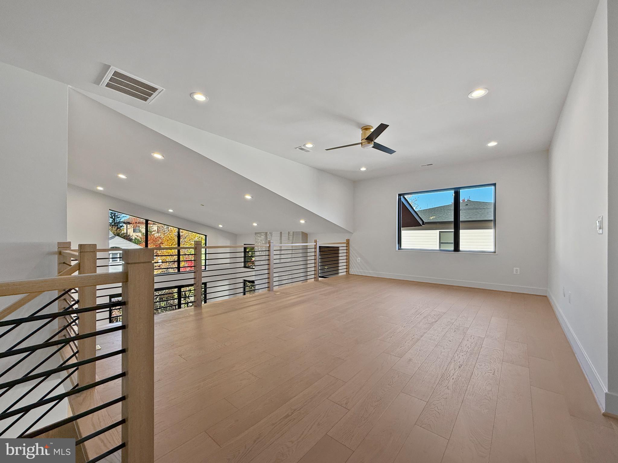 DEVON PARK - Residential