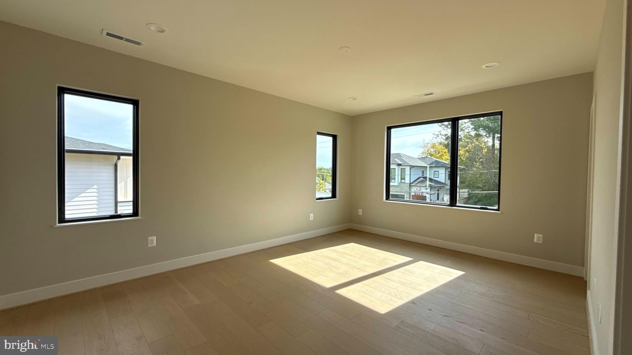 DEVON PARK - Residential