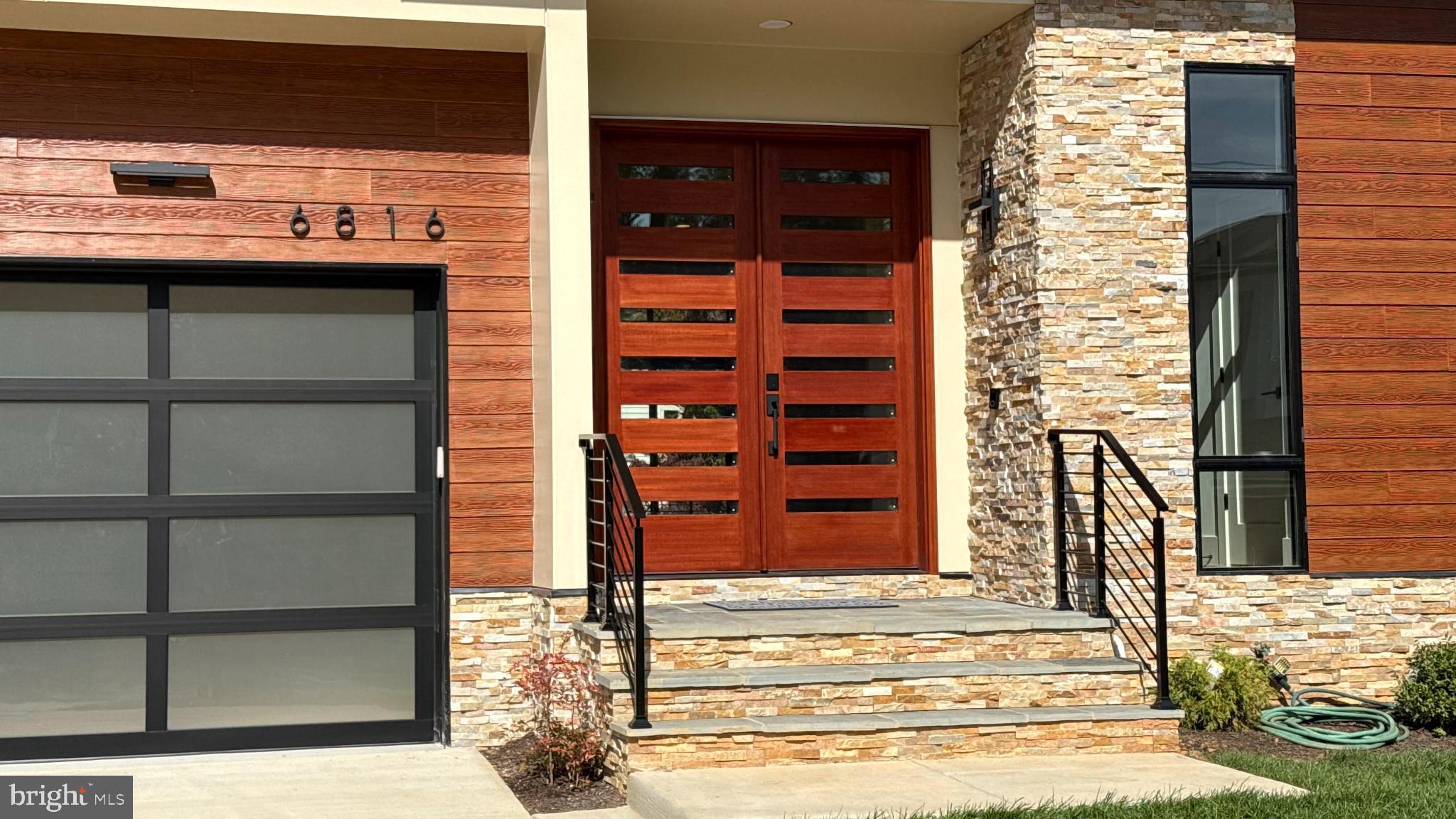 6816 DEAN DRIVE