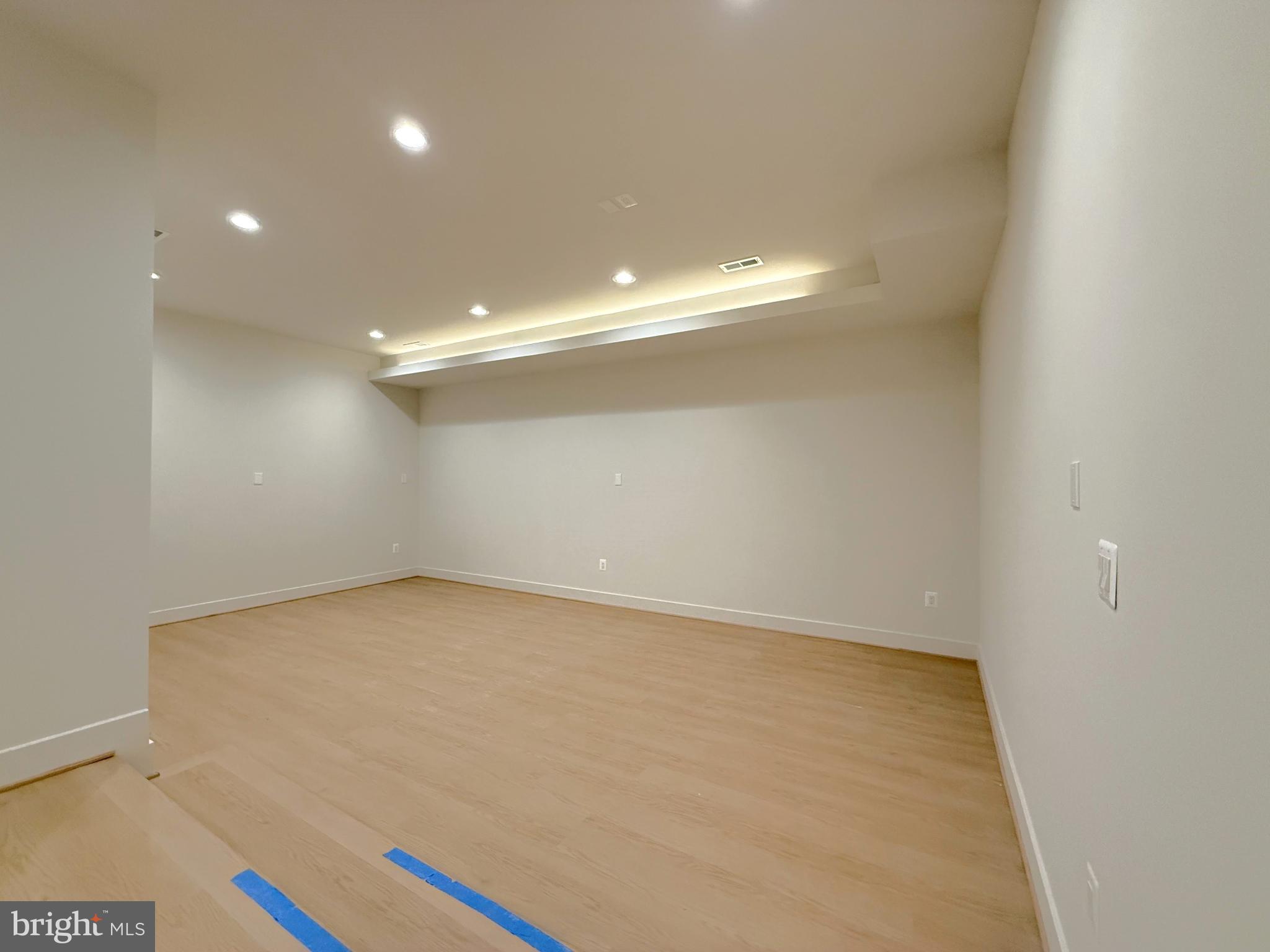 DEVON PARK - Residential