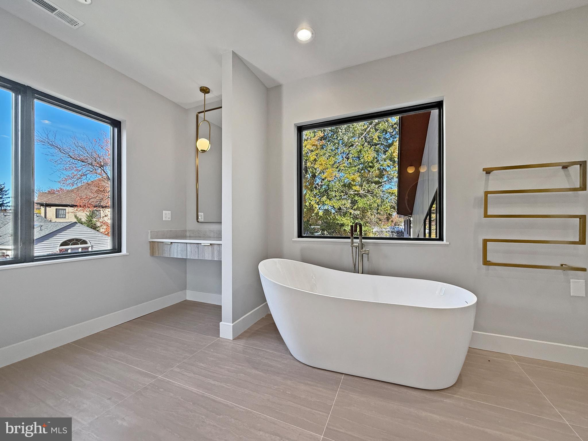 DEVON PARK - Residential