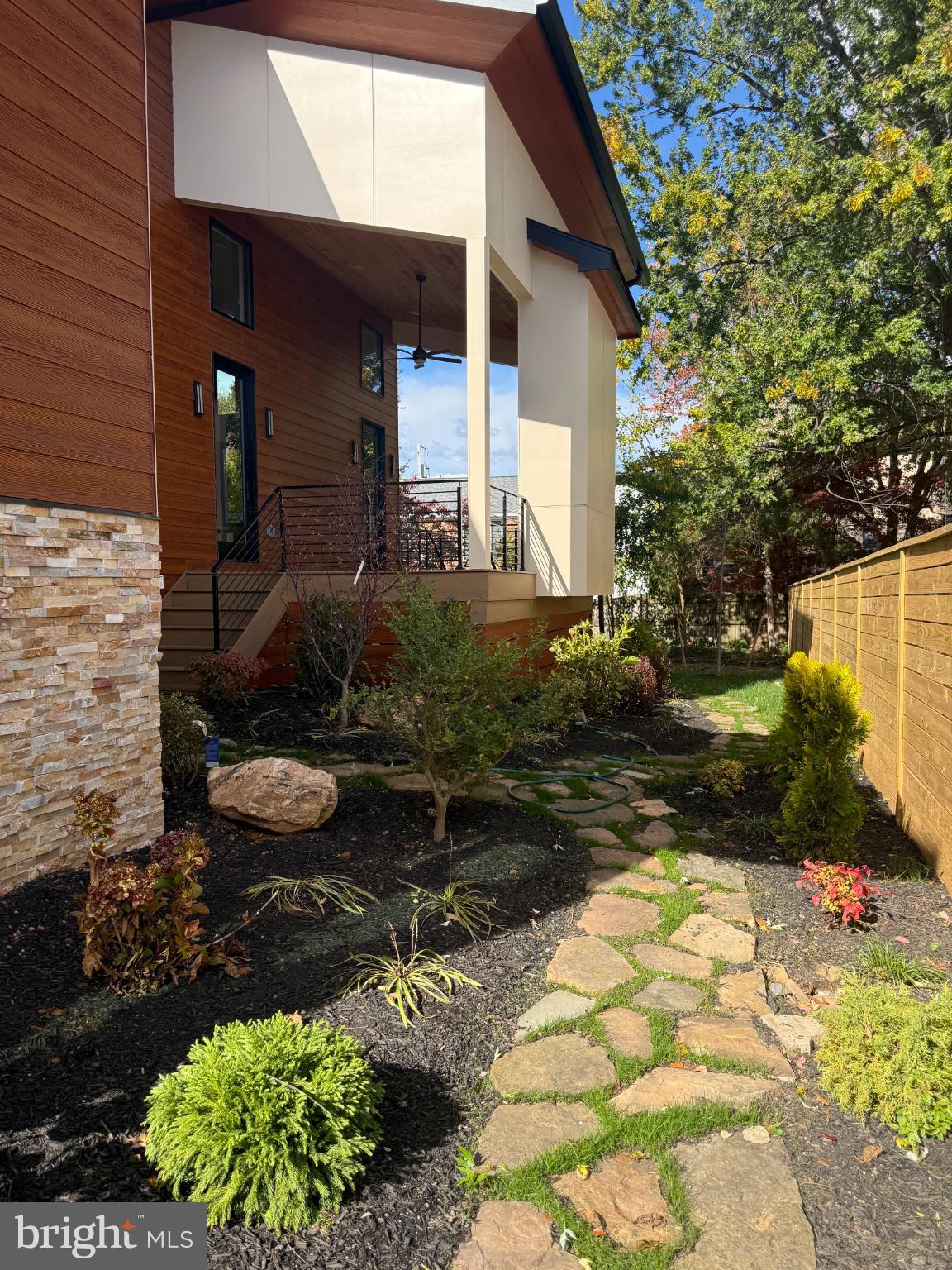 DEVON PARK - Residential