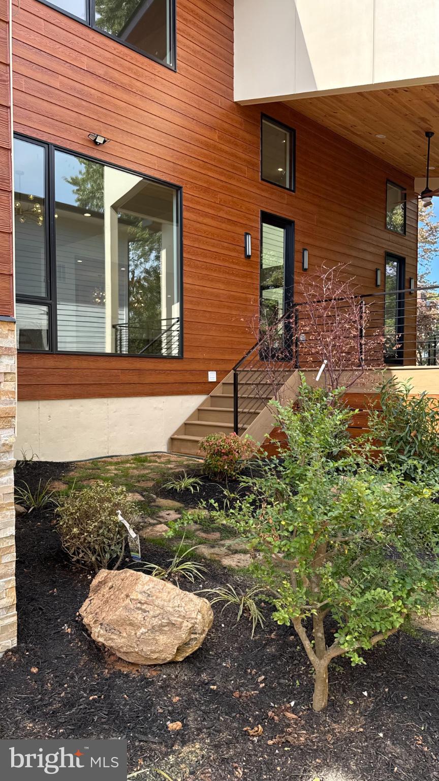 DEVON PARK - Residential