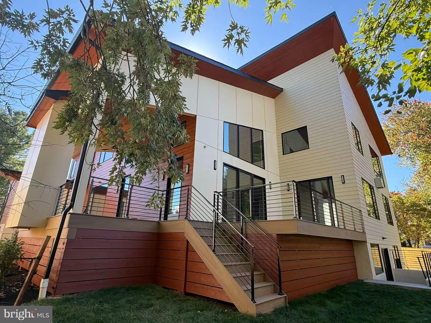 6816 DEAN DRIVE