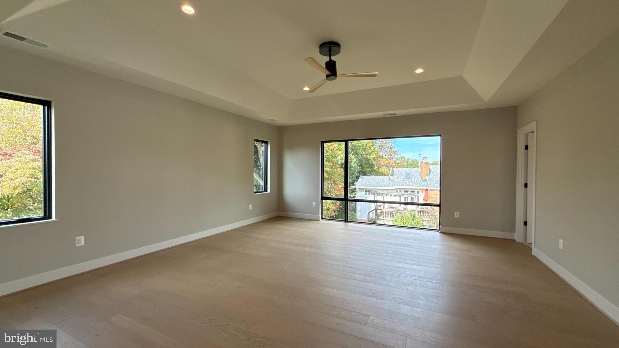 DEVON PARK - Residential