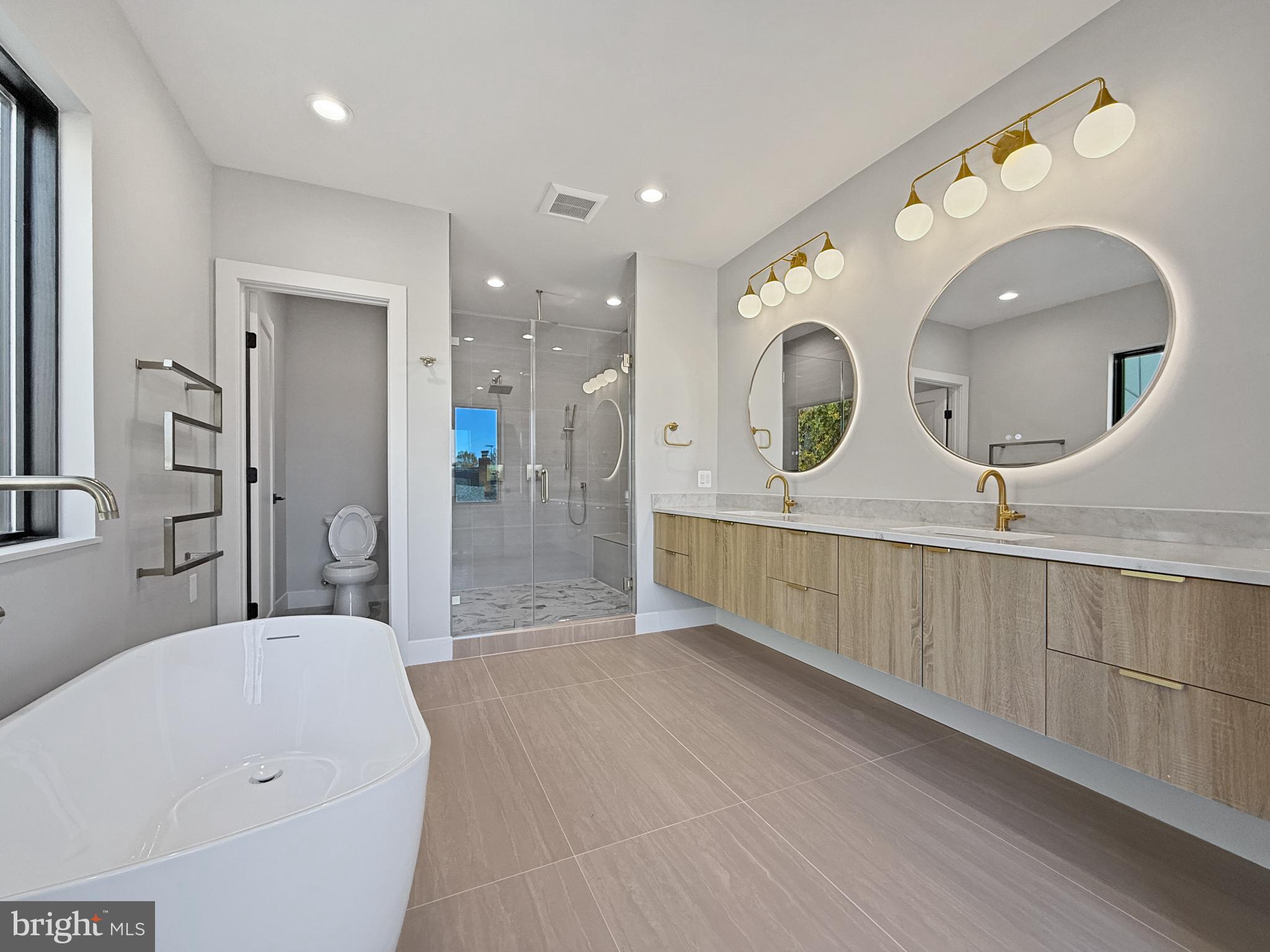 DEVON PARK - Residential