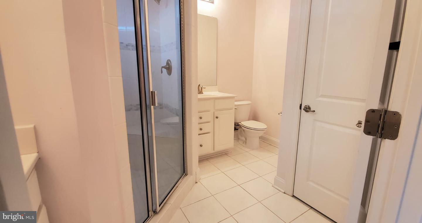 POTOMAC CLUB CONDOMINIUMS - Residential Lease