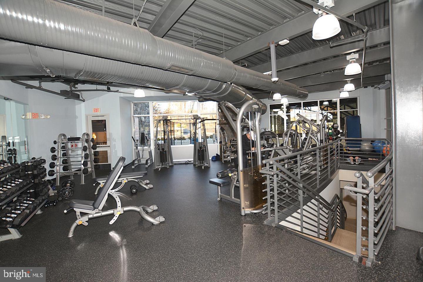 POTOMAC CLUB CONDOMINIUMS - Residential Lease