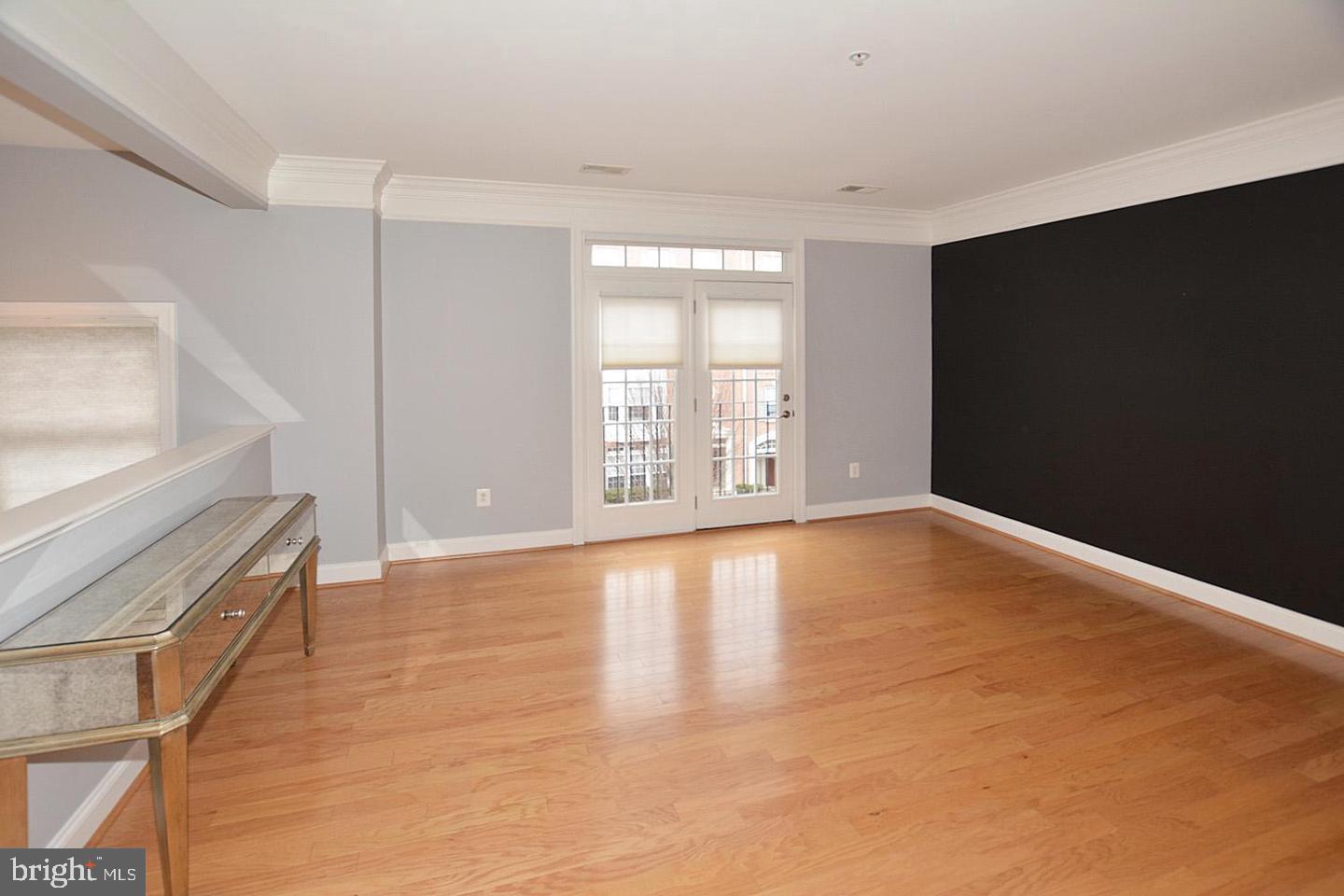 POTOMAC CLUB CONDOMINIUMS - Residential Lease