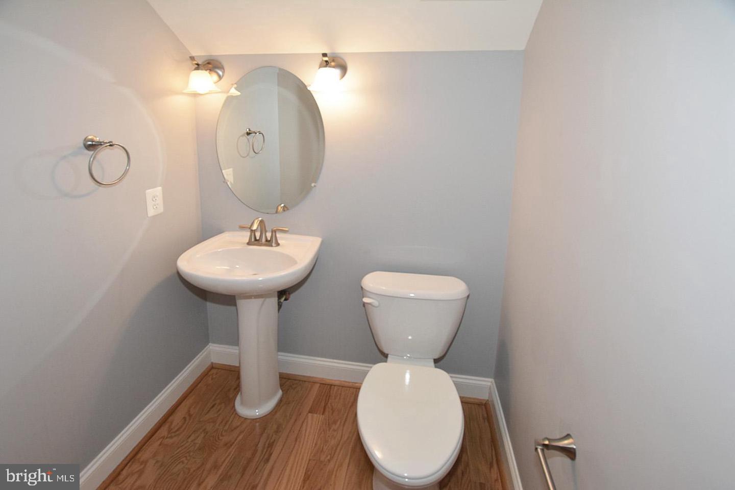 POTOMAC CLUB CONDOMINIUMS - Residential Lease