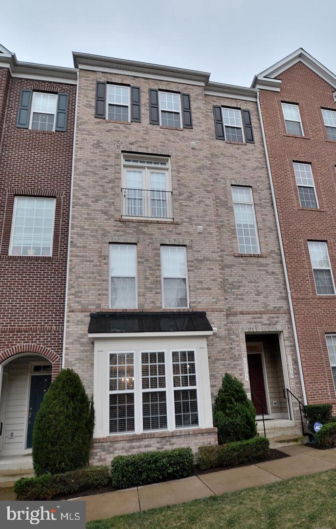 POTOMAC CLUB CONDOMINIUMS - Residential Lease