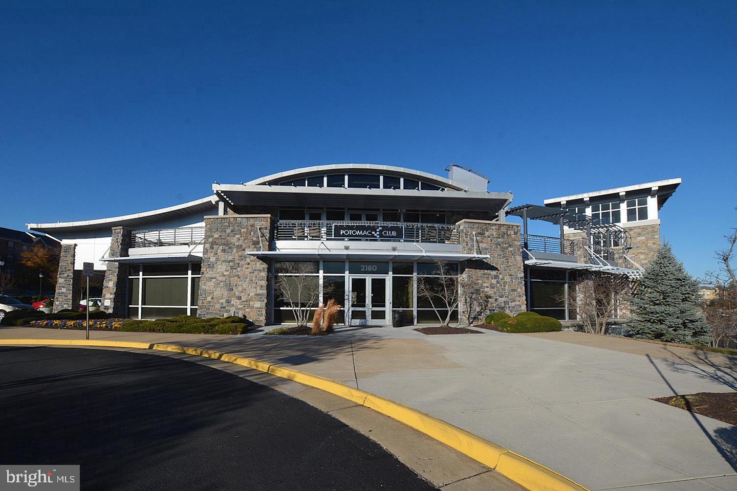 POTOMAC CLUB CONDOMINIUMS - Residential Lease