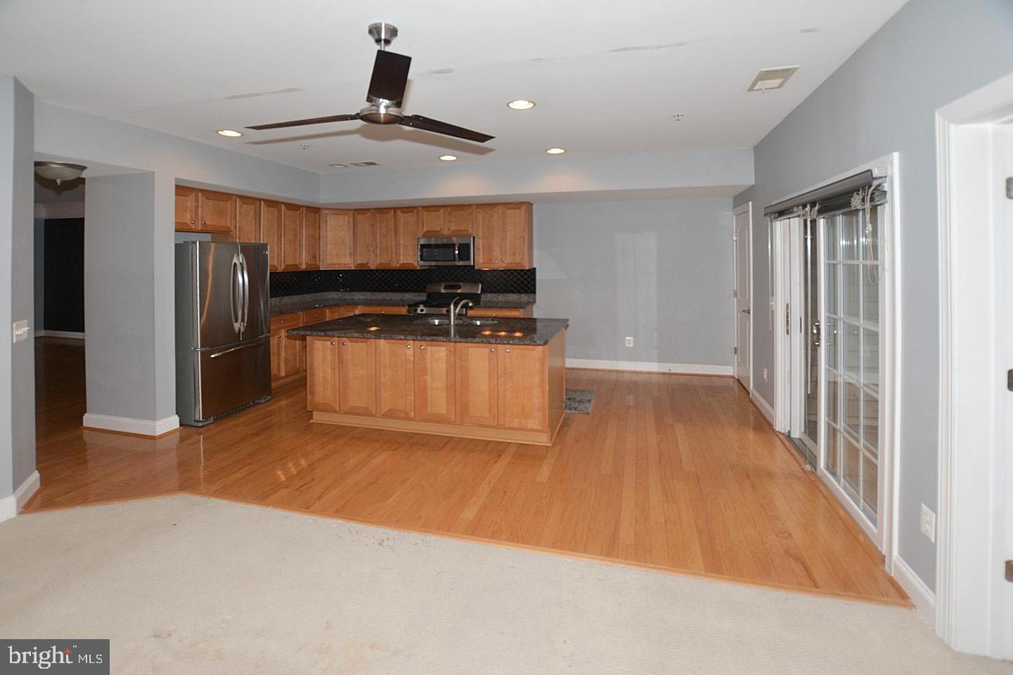 POTOMAC CLUB CONDOMINIUMS - Residential Lease