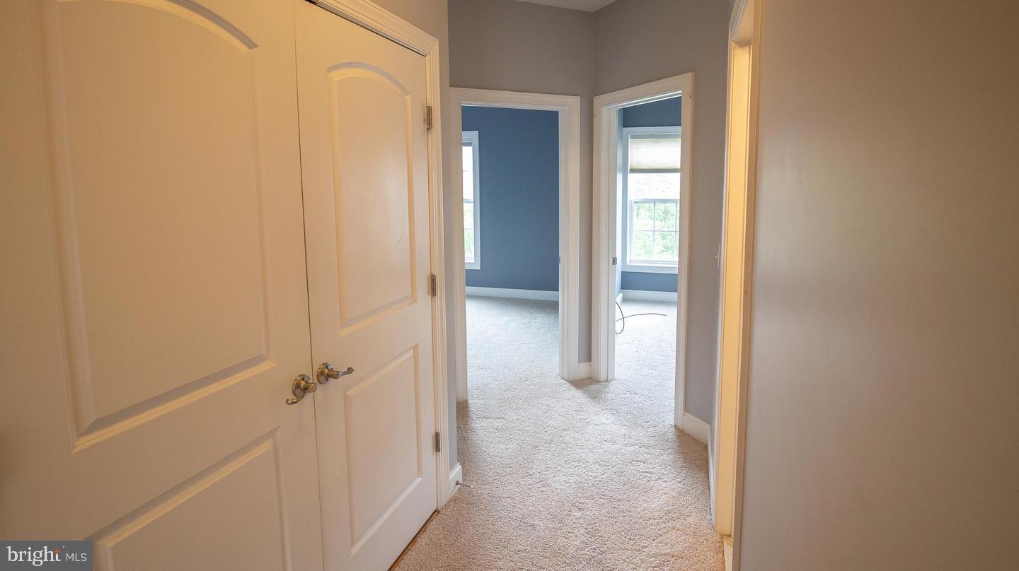 POTOMAC CLUB CONDOMINIUMS - Residential Lease