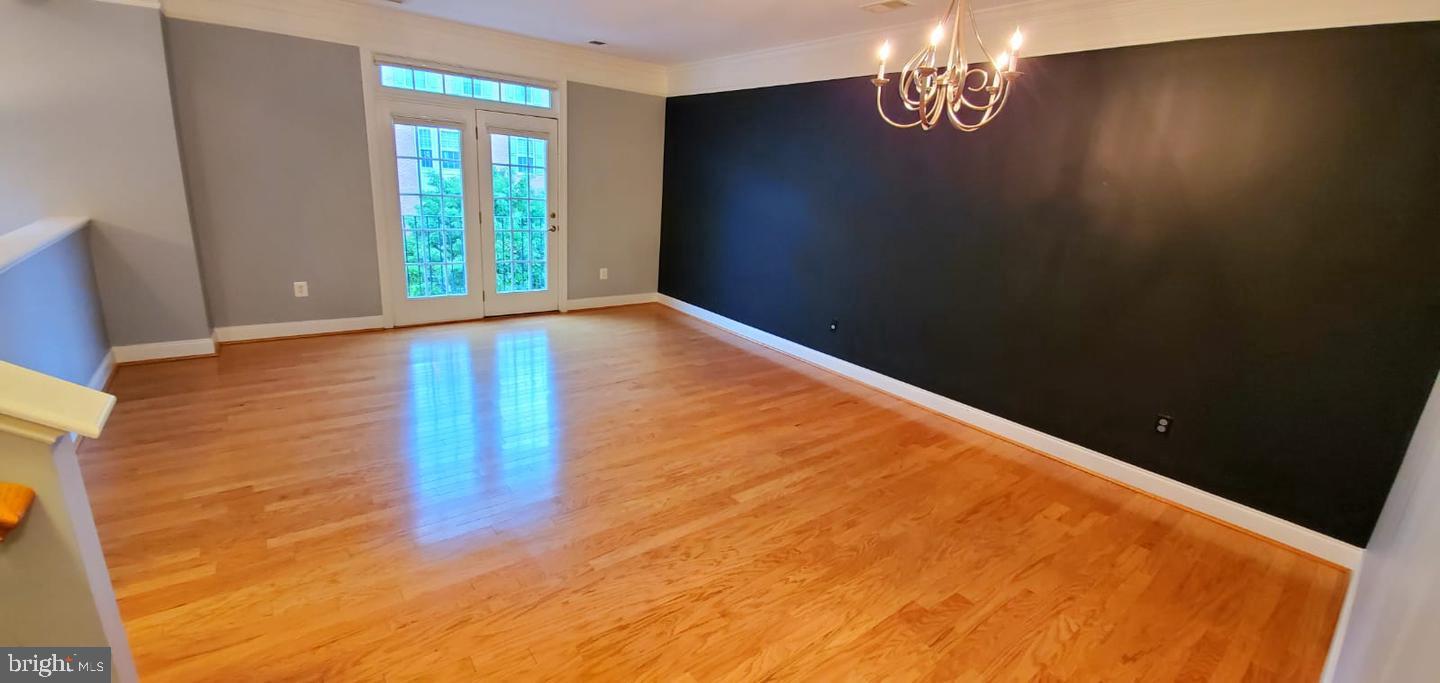 POTOMAC CLUB CONDOMINIUMS - Residential Lease