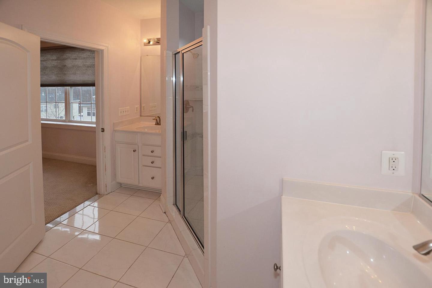 POTOMAC CLUB CONDOMINIUMS - Residential Lease