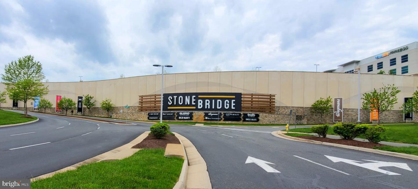 POTOMAC CLUB CONDOMINIUMS - Residential Lease