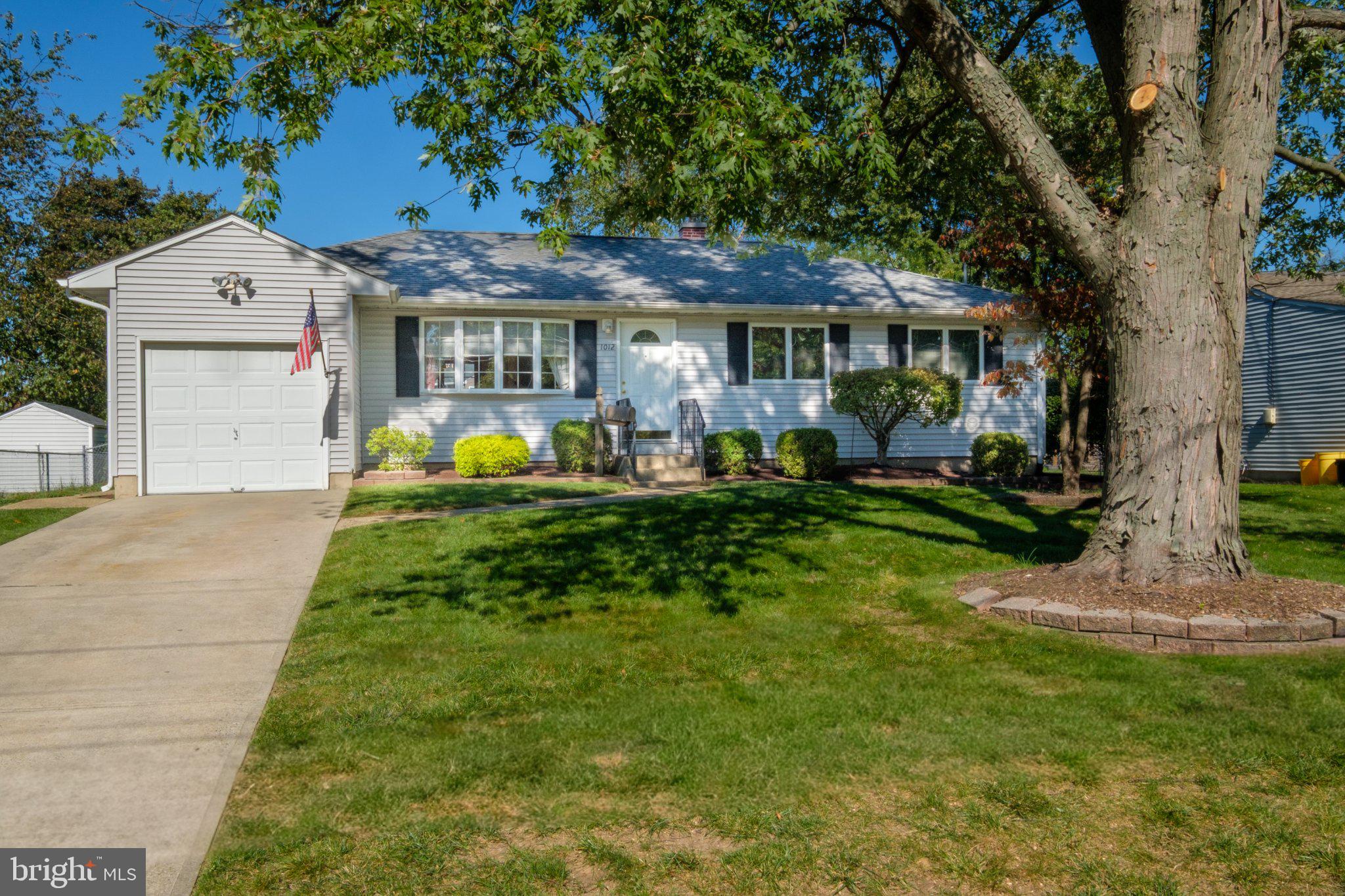 1012 ESTATES BOULEVARD