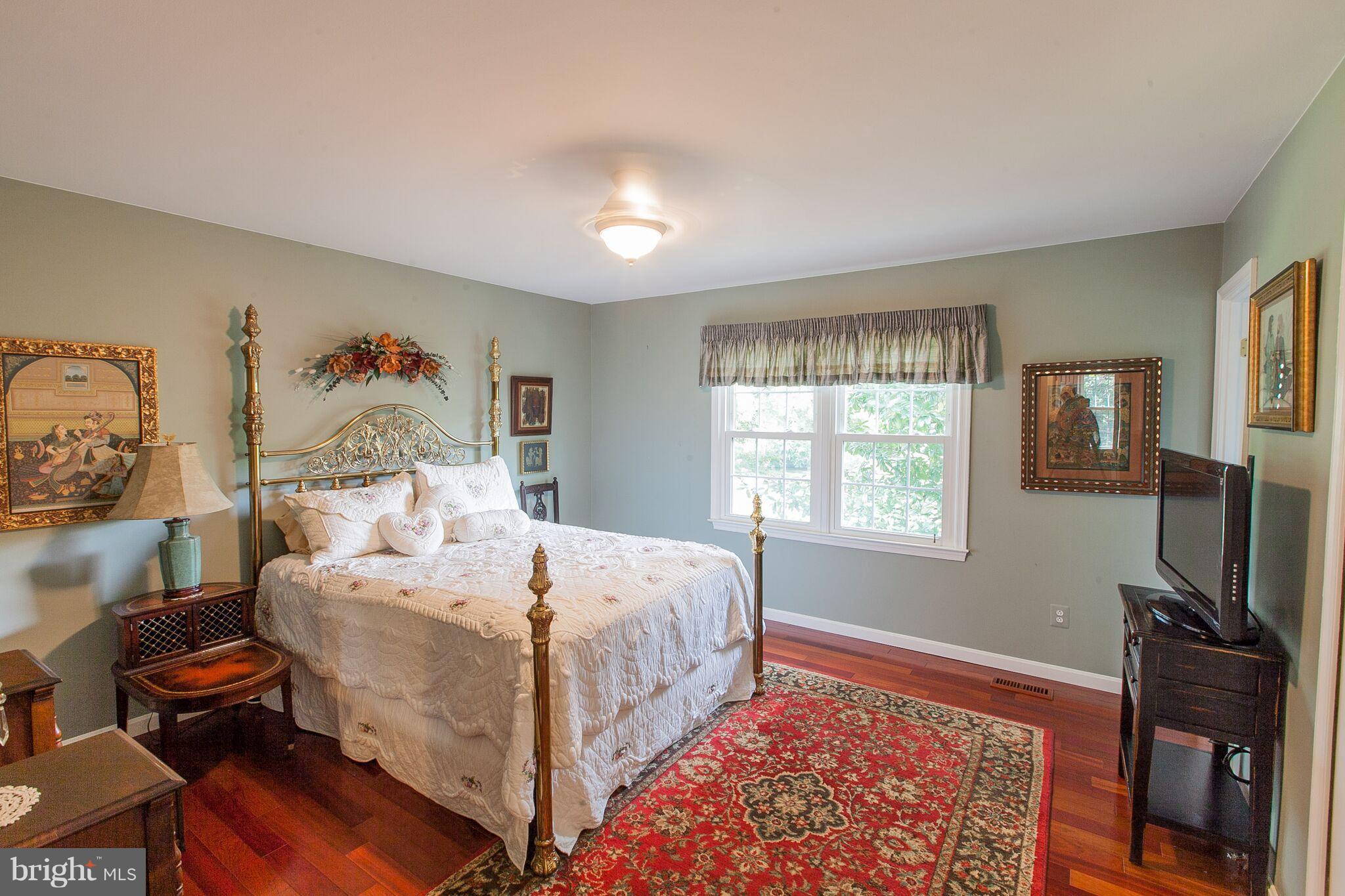 LAKE BRADDOCK - Residential