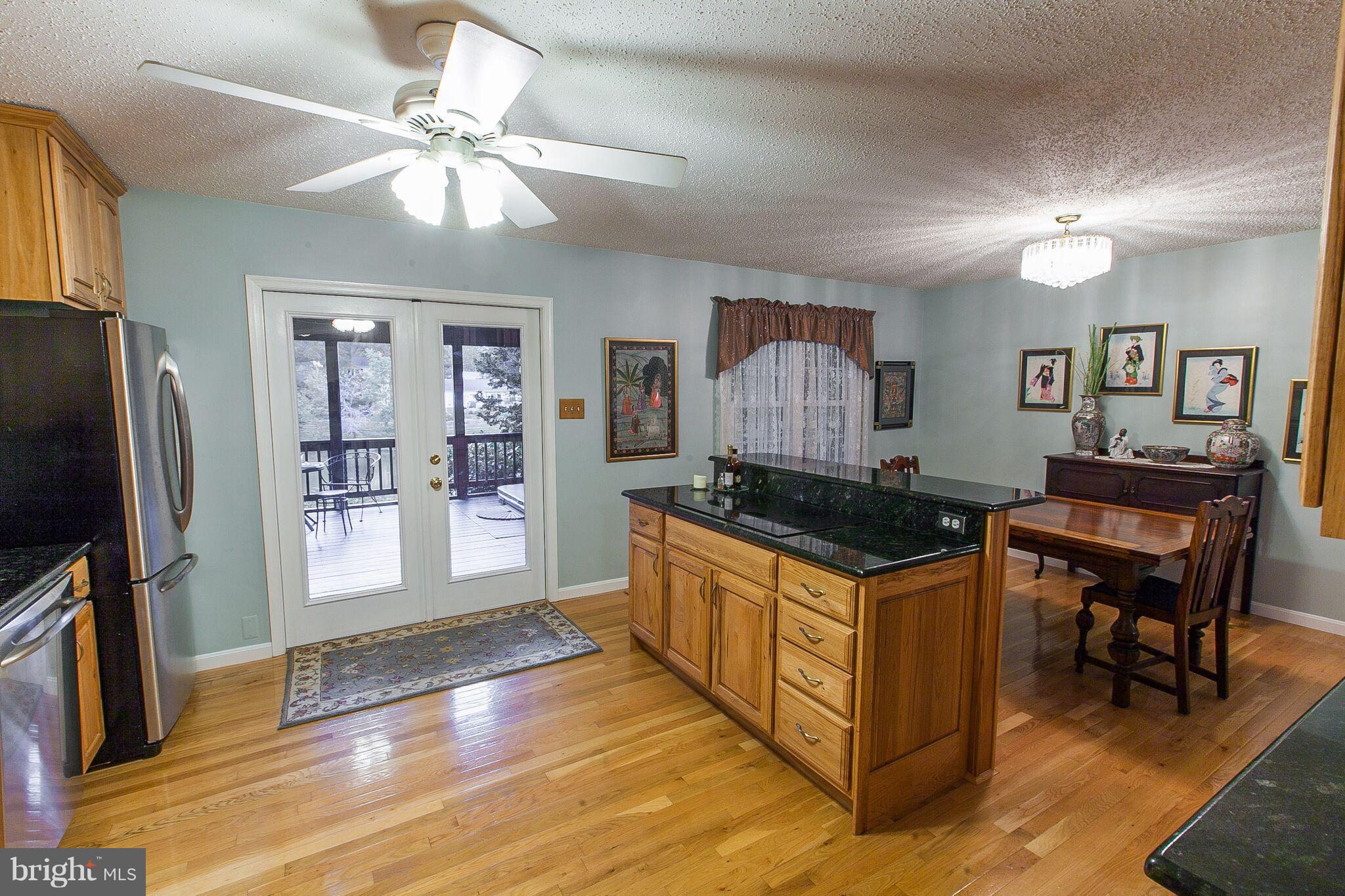 LAKE BRADDOCK - Residential