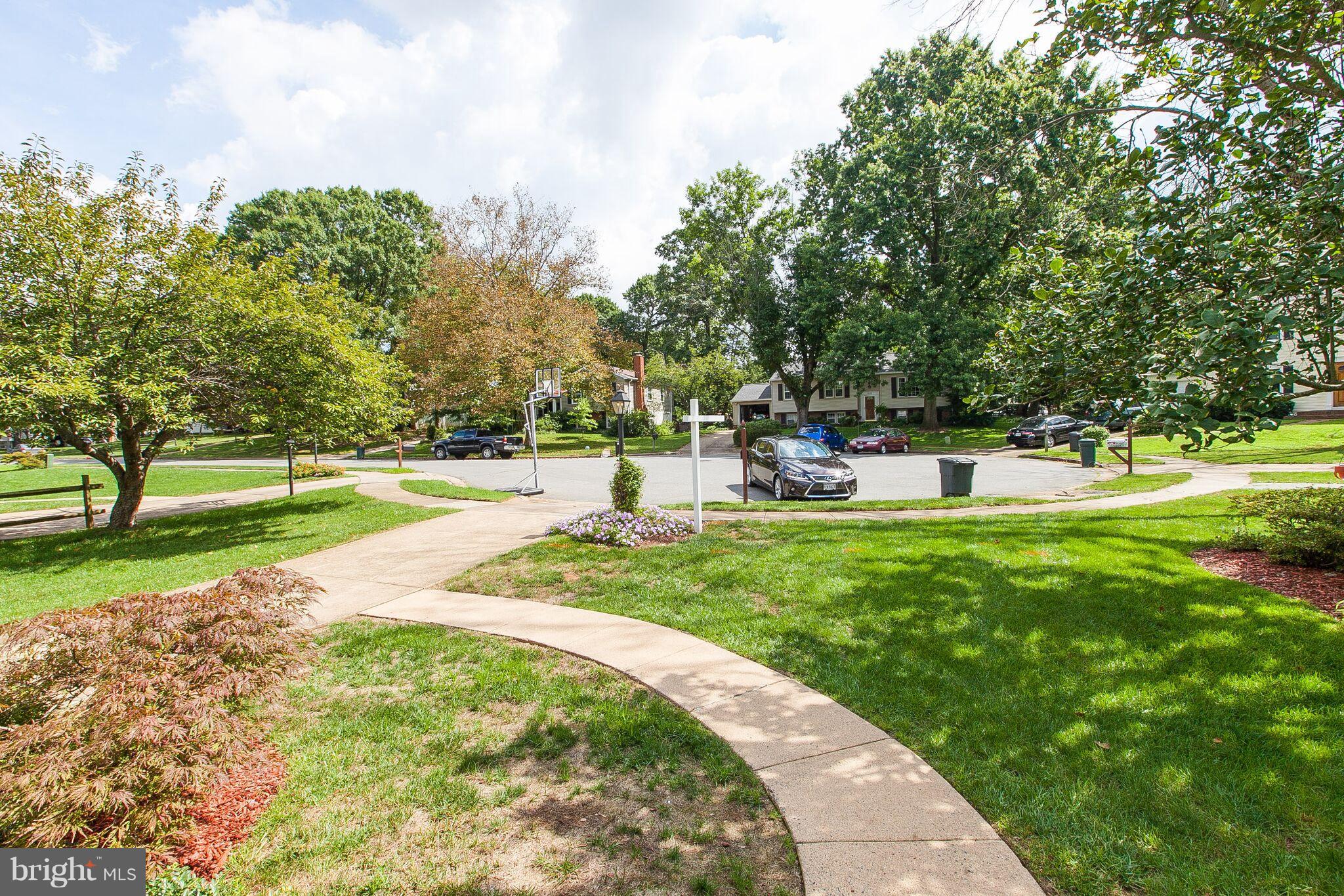 LAKE BRADDOCK - Residential