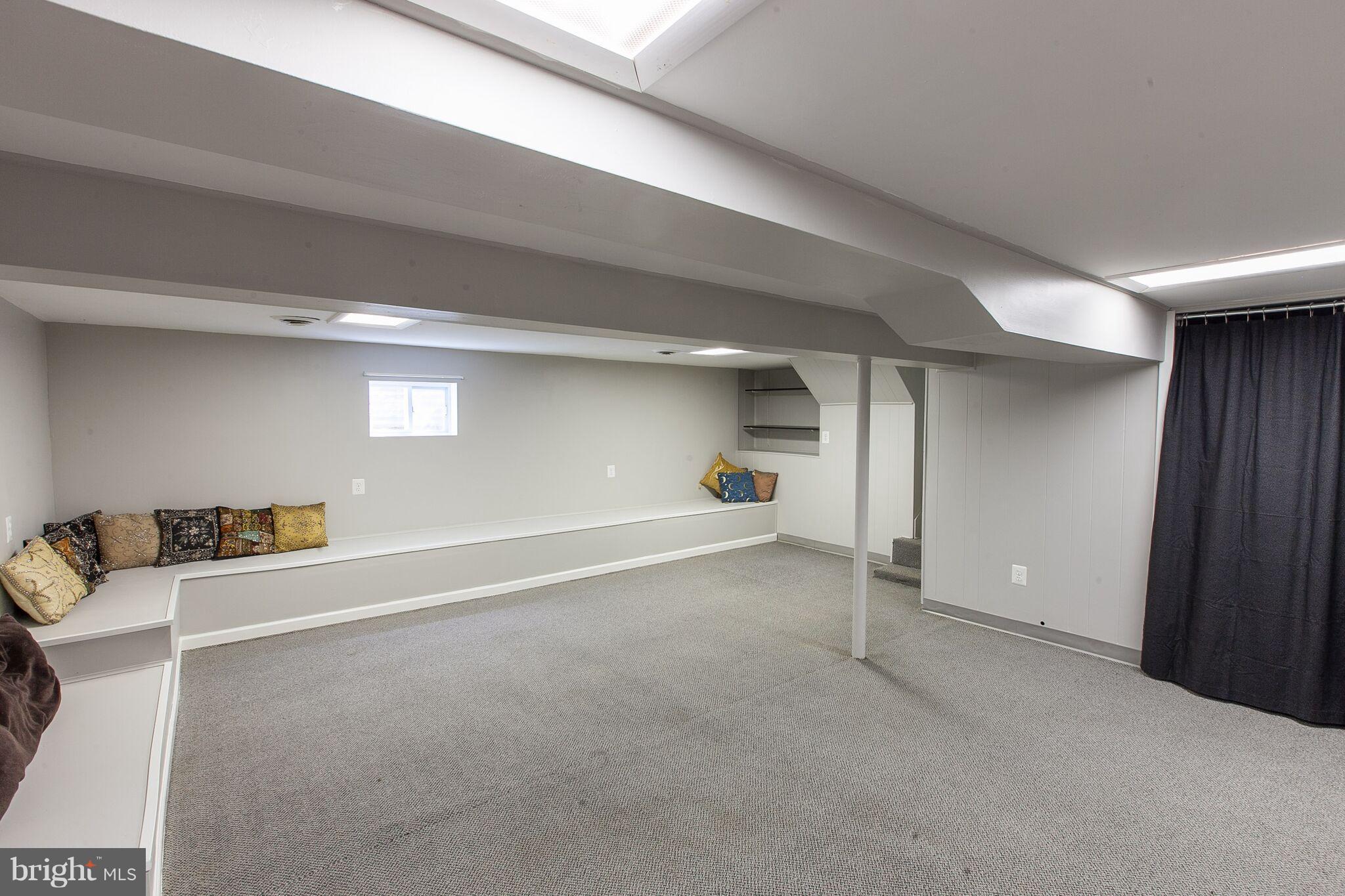 LAKE BRADDOCK - Residential