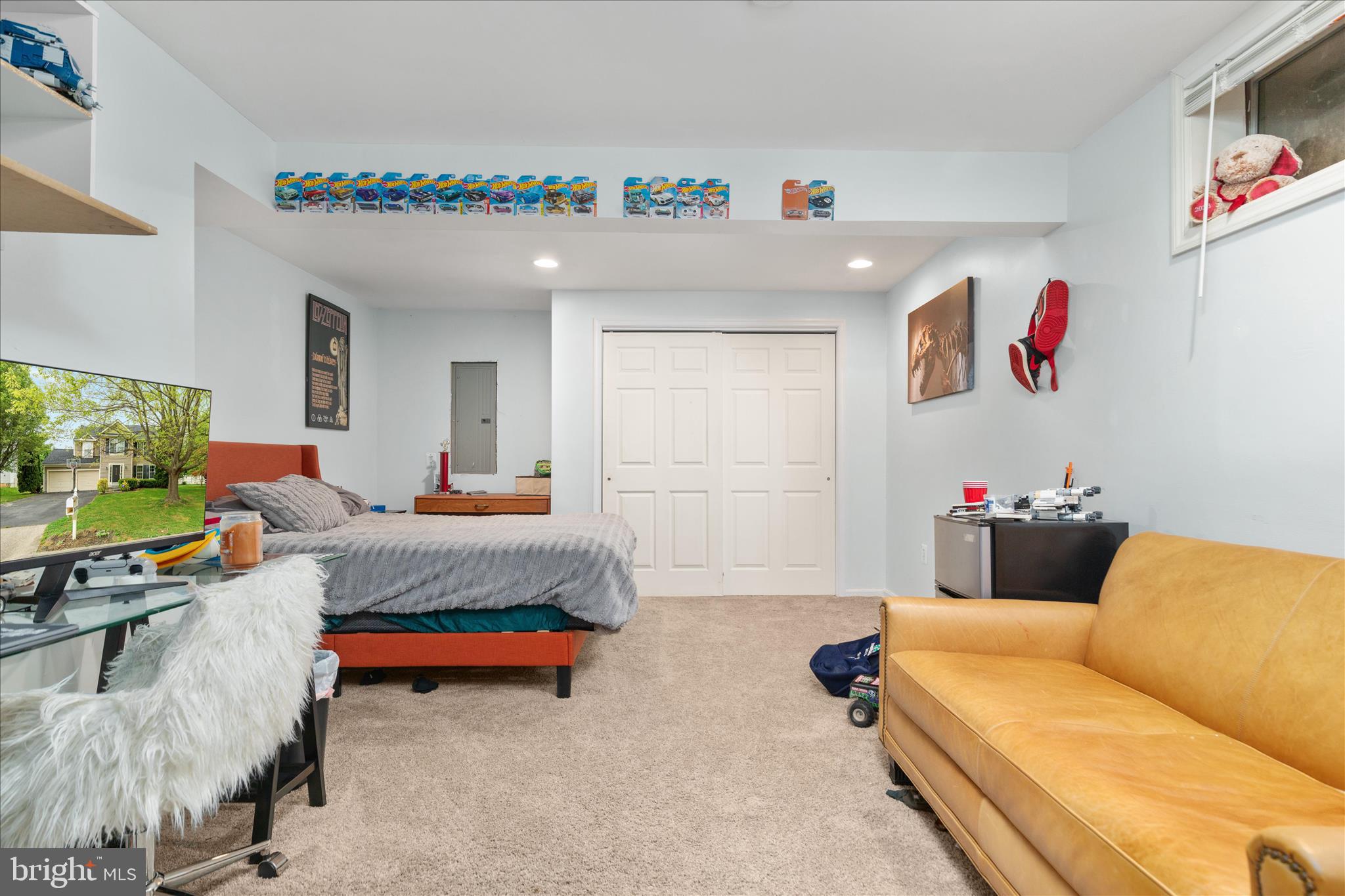 ROUND HILL - Residential