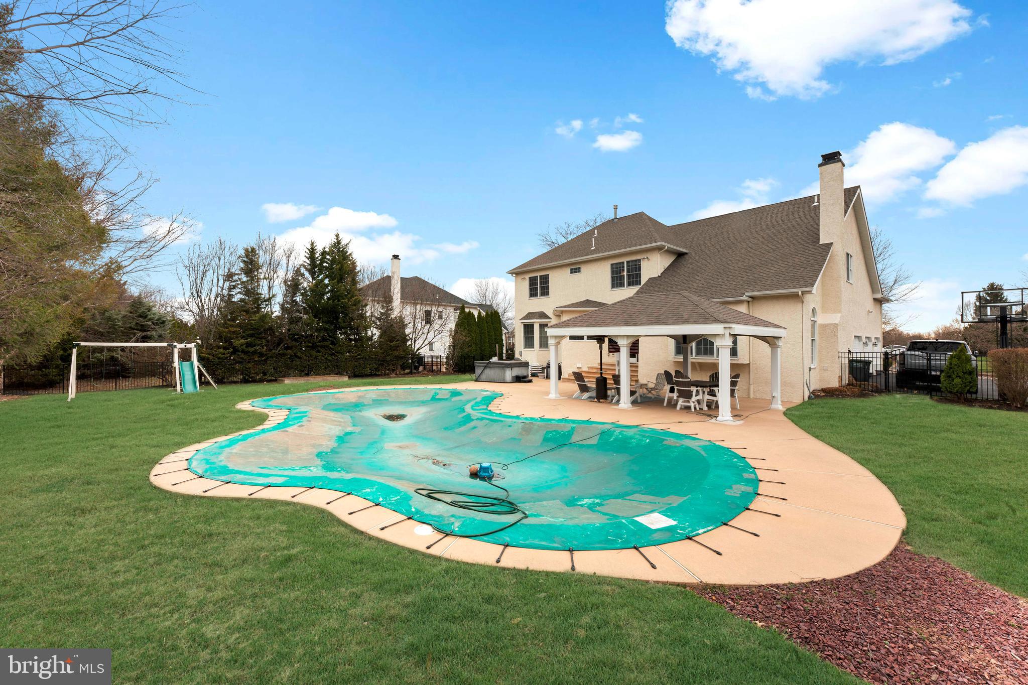 NORTHAMPTON HUNT - Residential