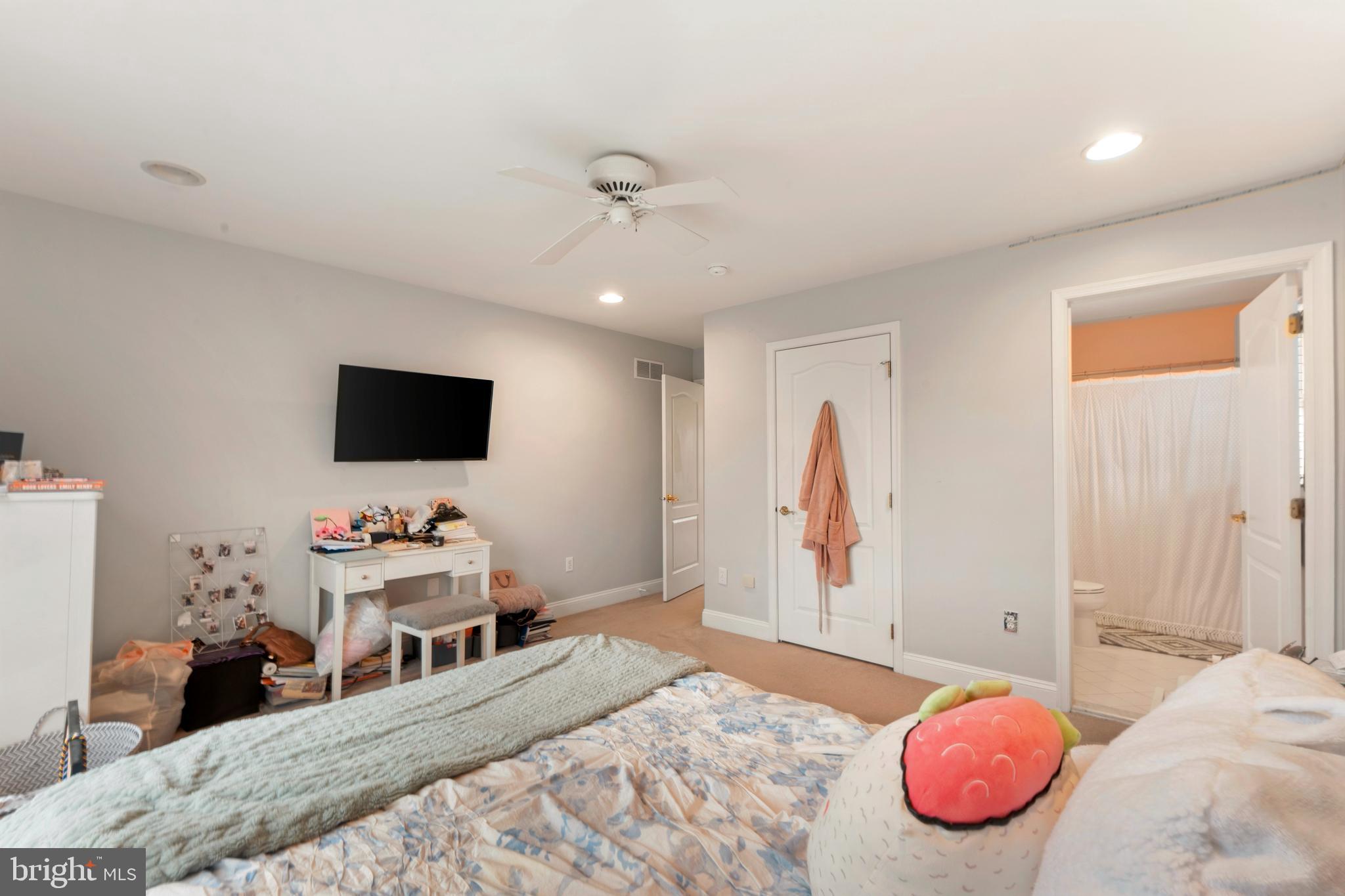 NORTHAMPTON HUNT - Residential