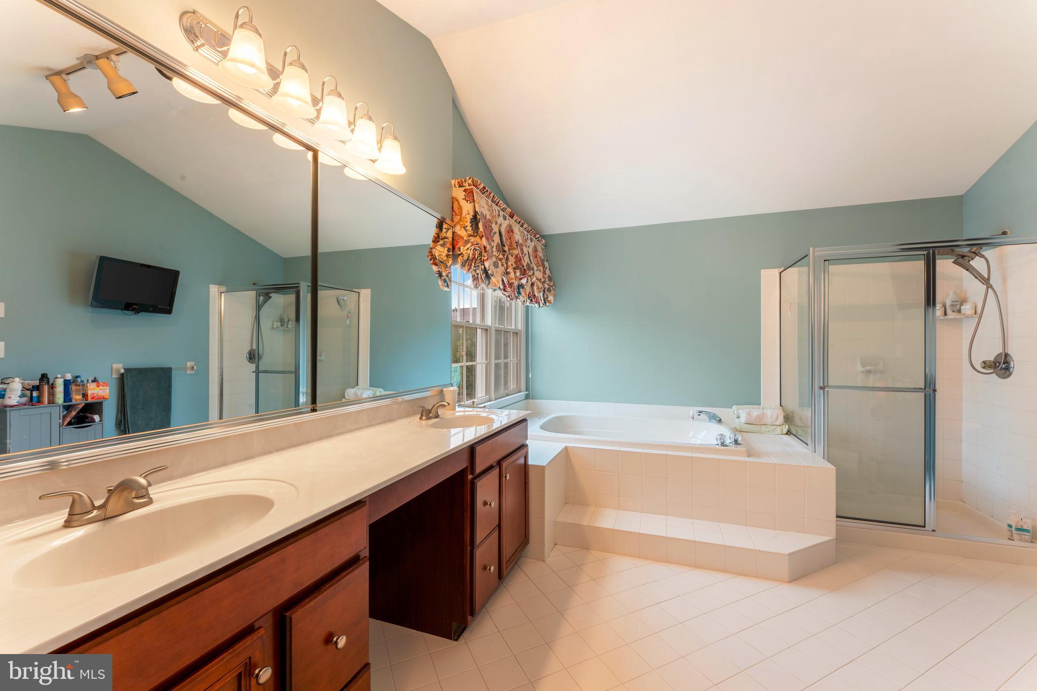 NORTHAMPTON HUNT - Residential