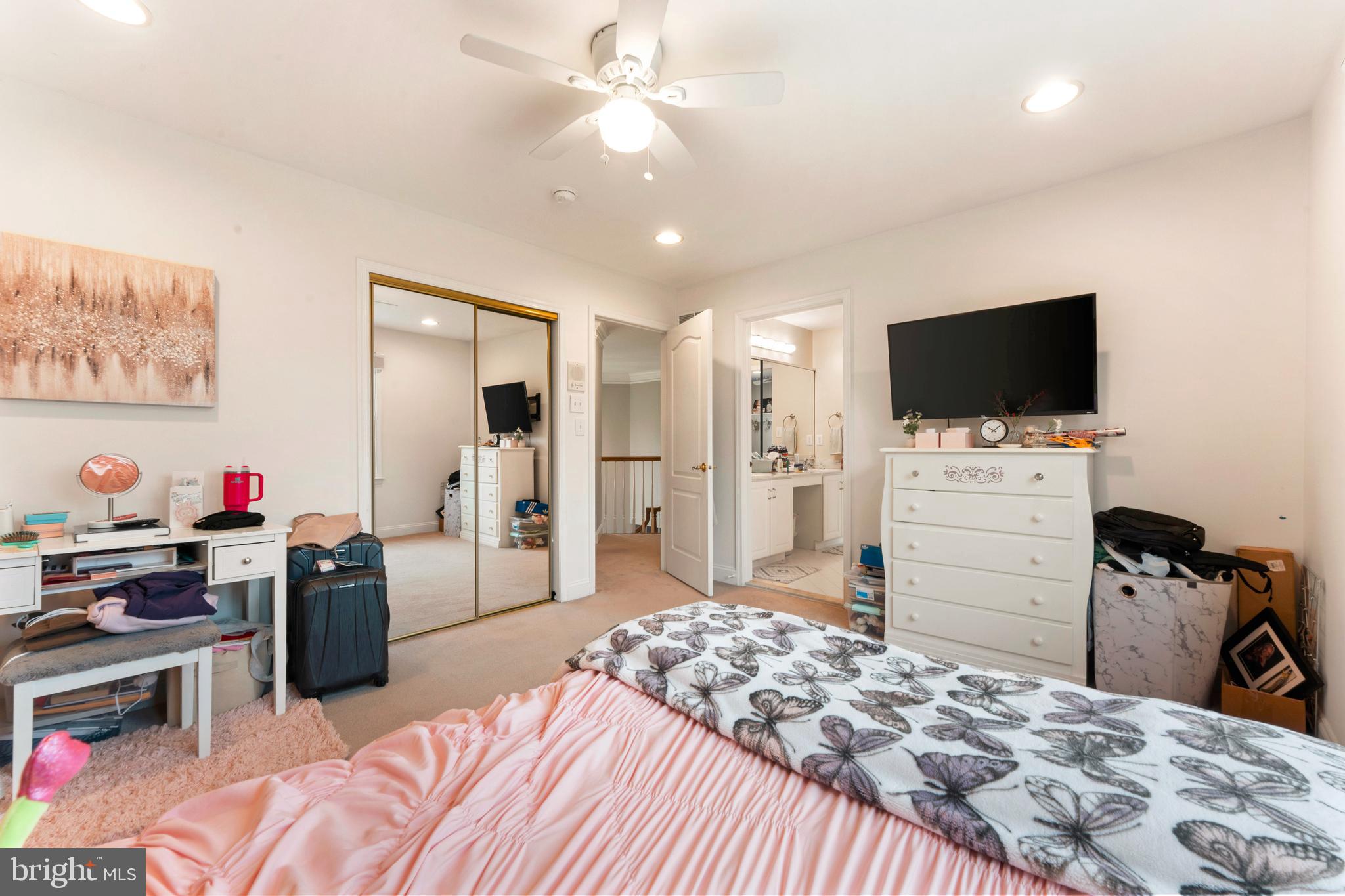 NORTHAMPTON HUNT - Residential