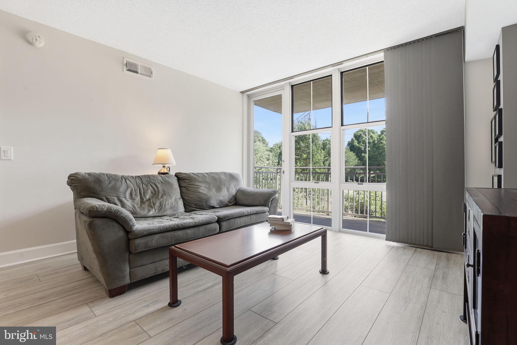 11800 SUNSET HILLS ROAD 218