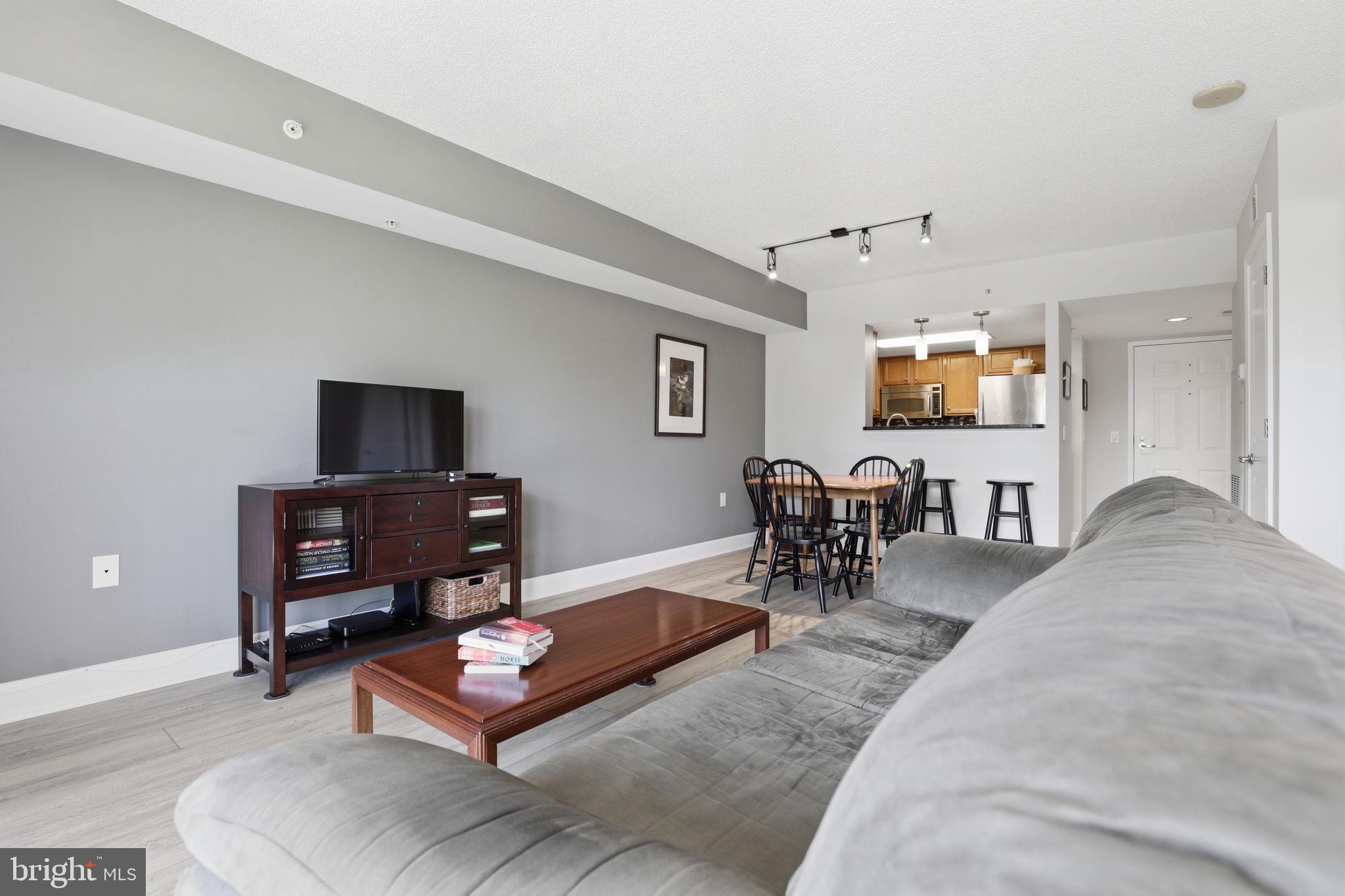 11800 SUNSET HILLS ROAD 218