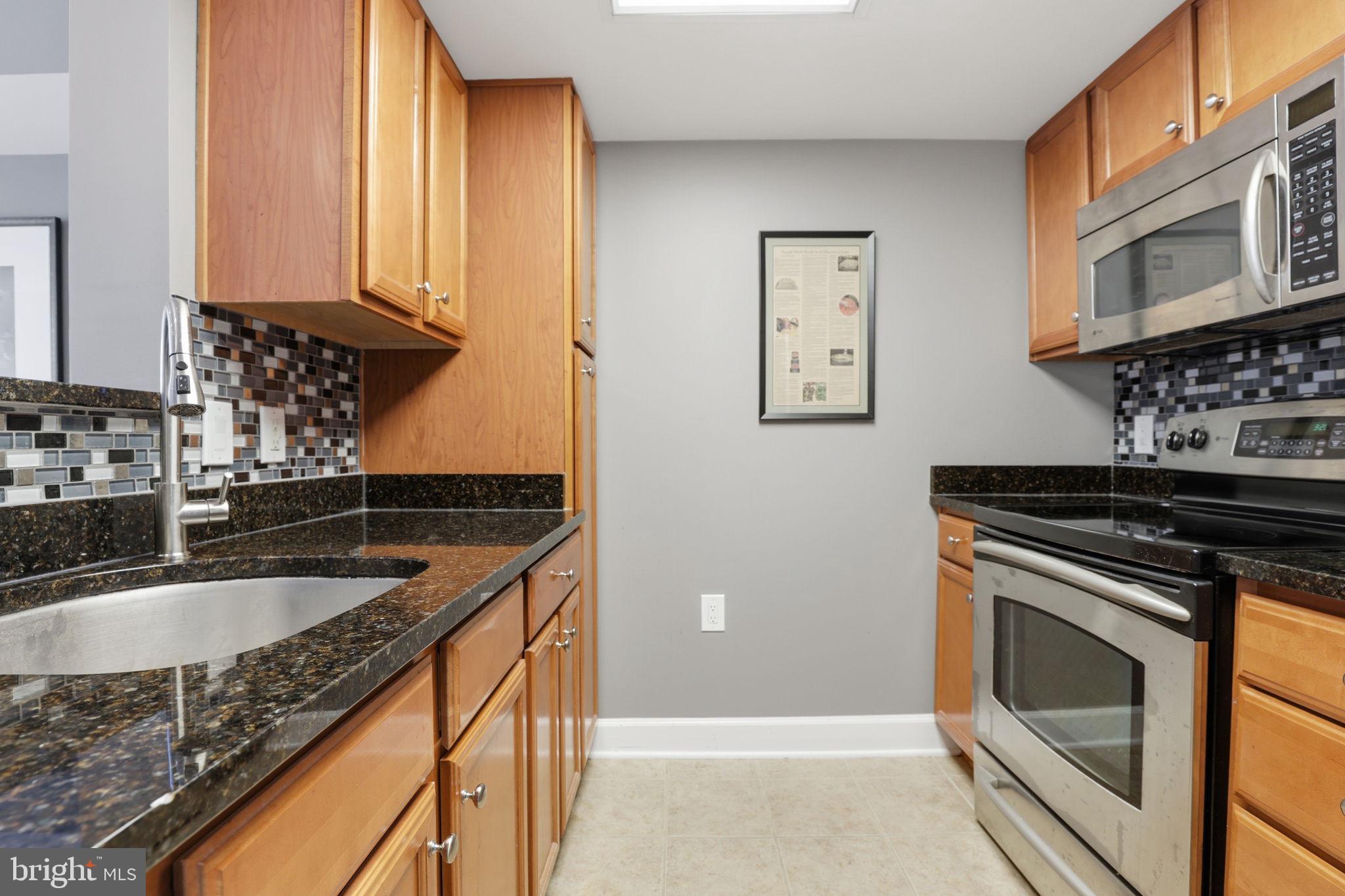 11800 SUNSET HILLS ROAD 218