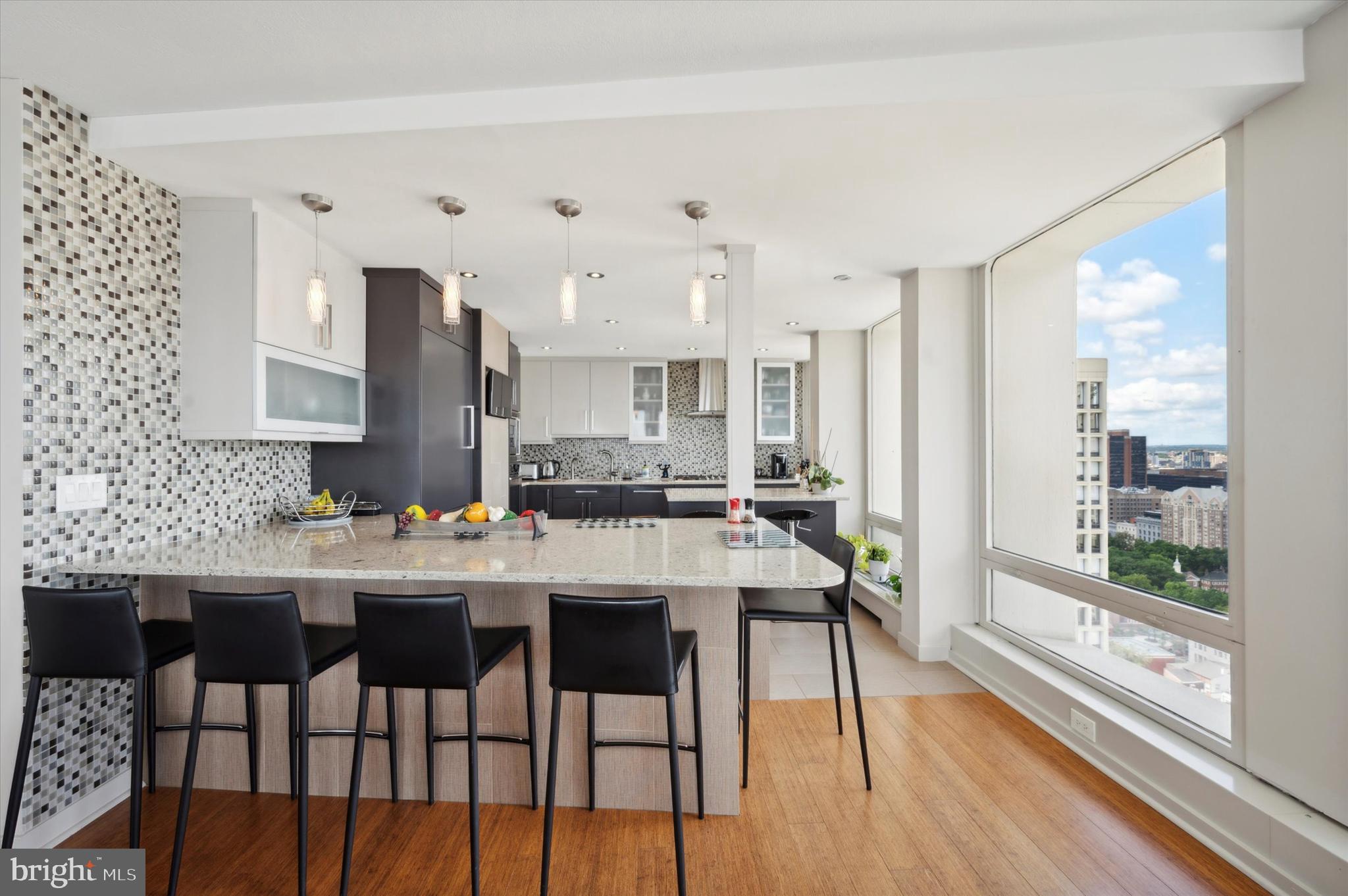 SOCIETY HILL - Residential