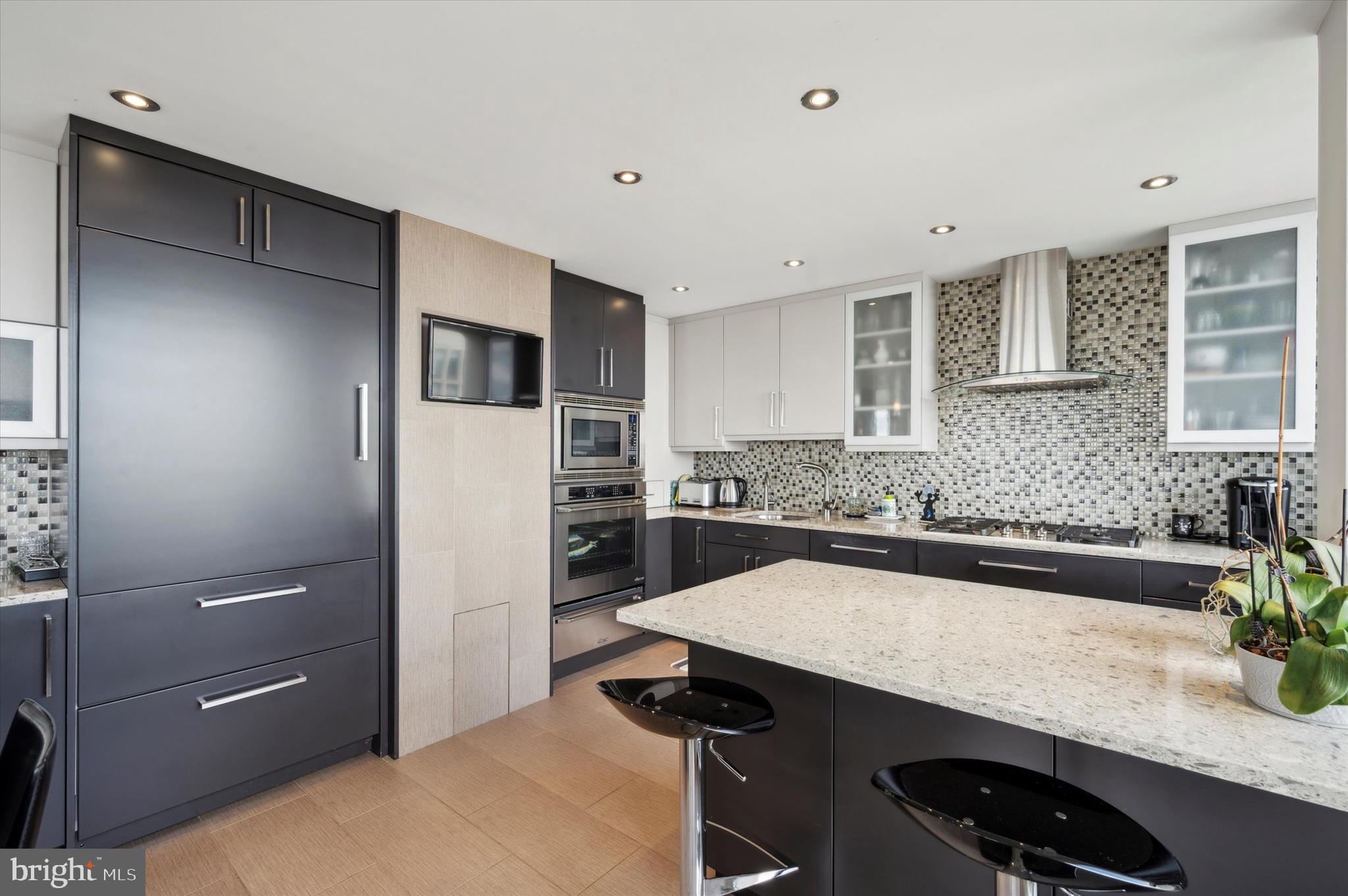 SOCIETY HILL - Residential