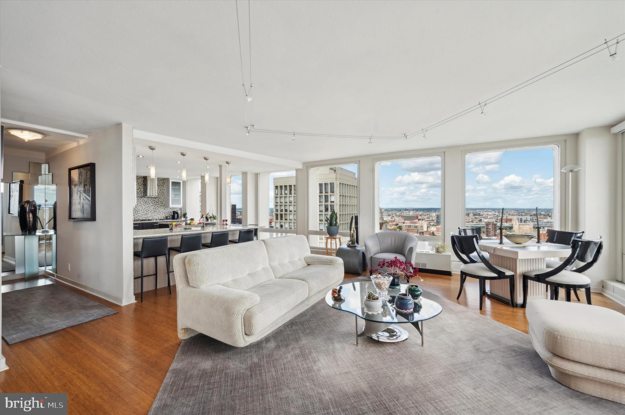 SOCIETY HILL - Residential