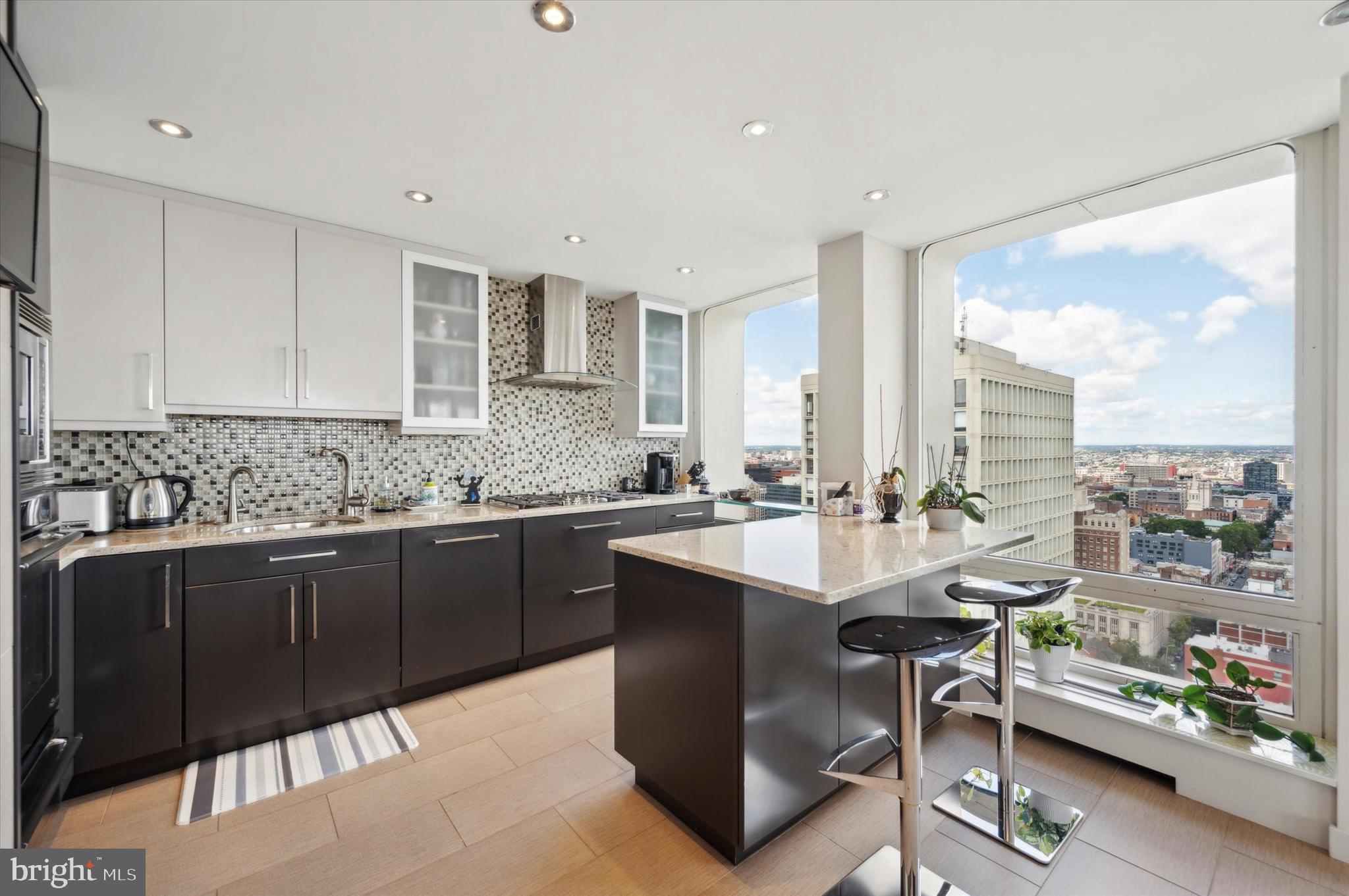 SOCIETY HILL - Residential