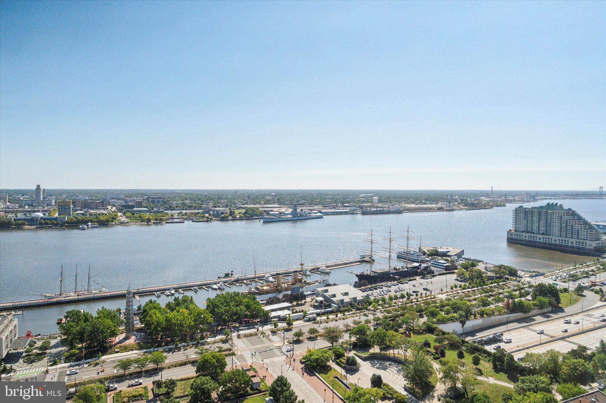 SOCIETY HILL - Residential