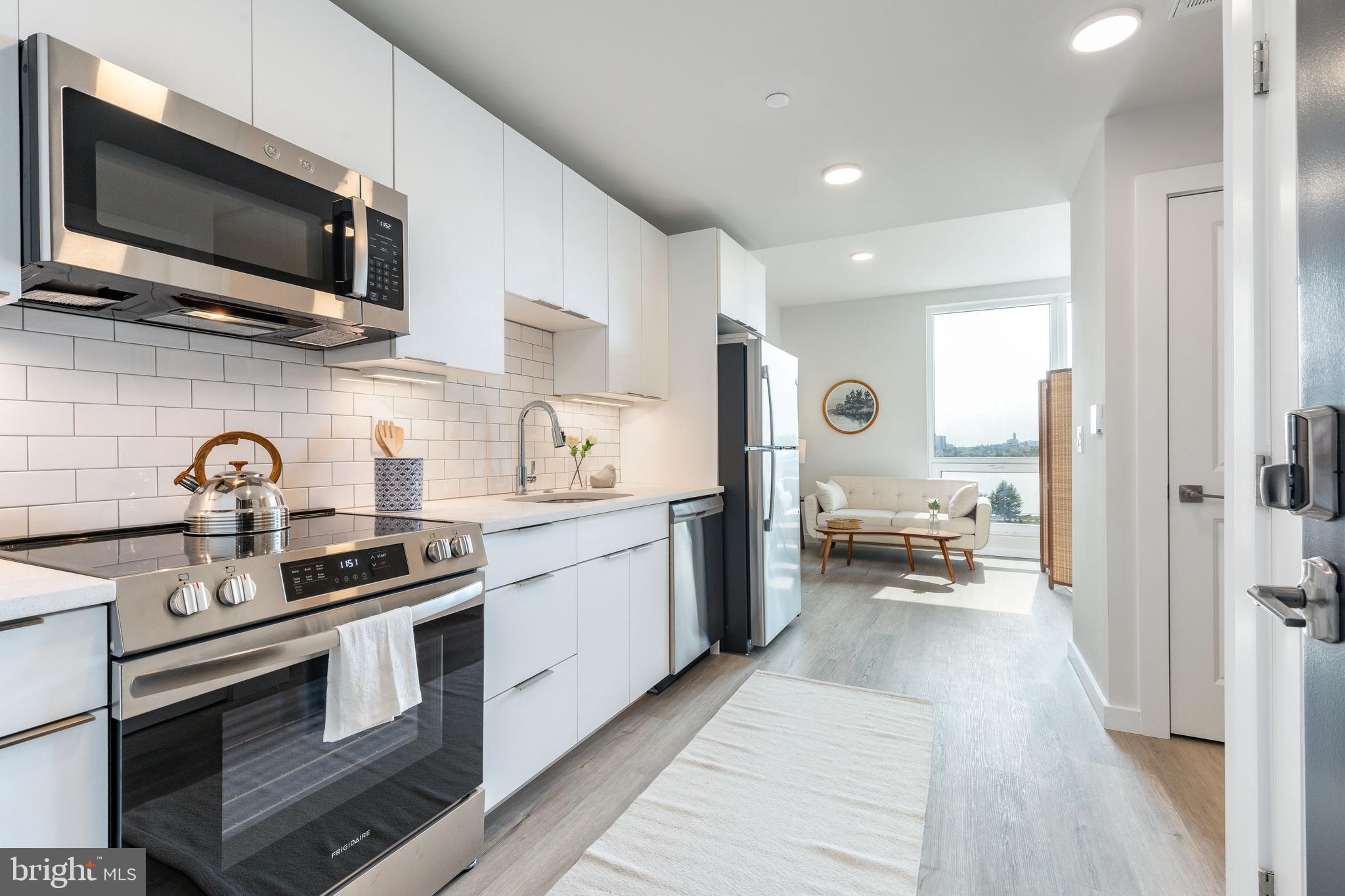 1130 N DELAWARE AVENUE 206