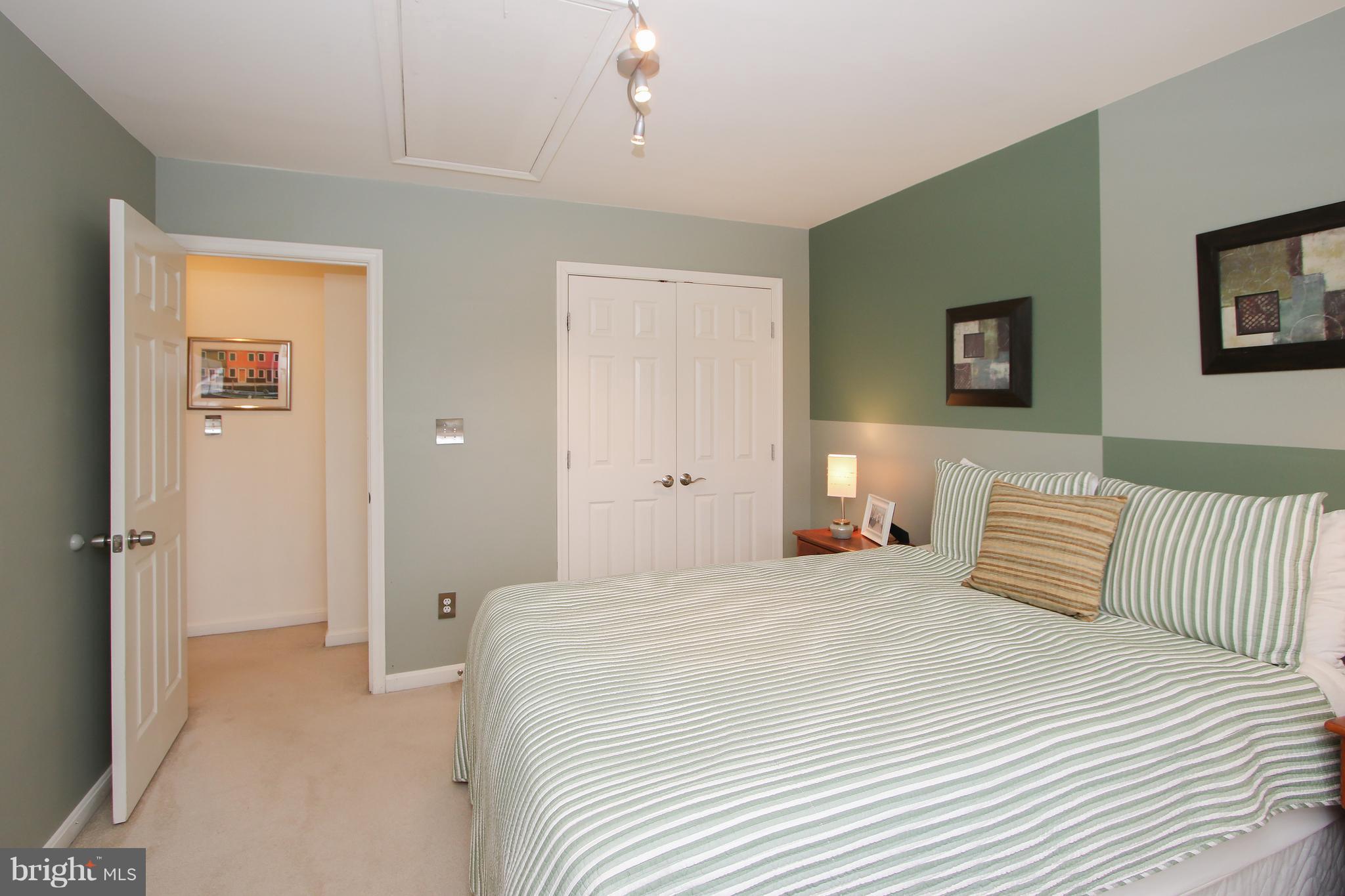 POTOMAC LAKES - Residential