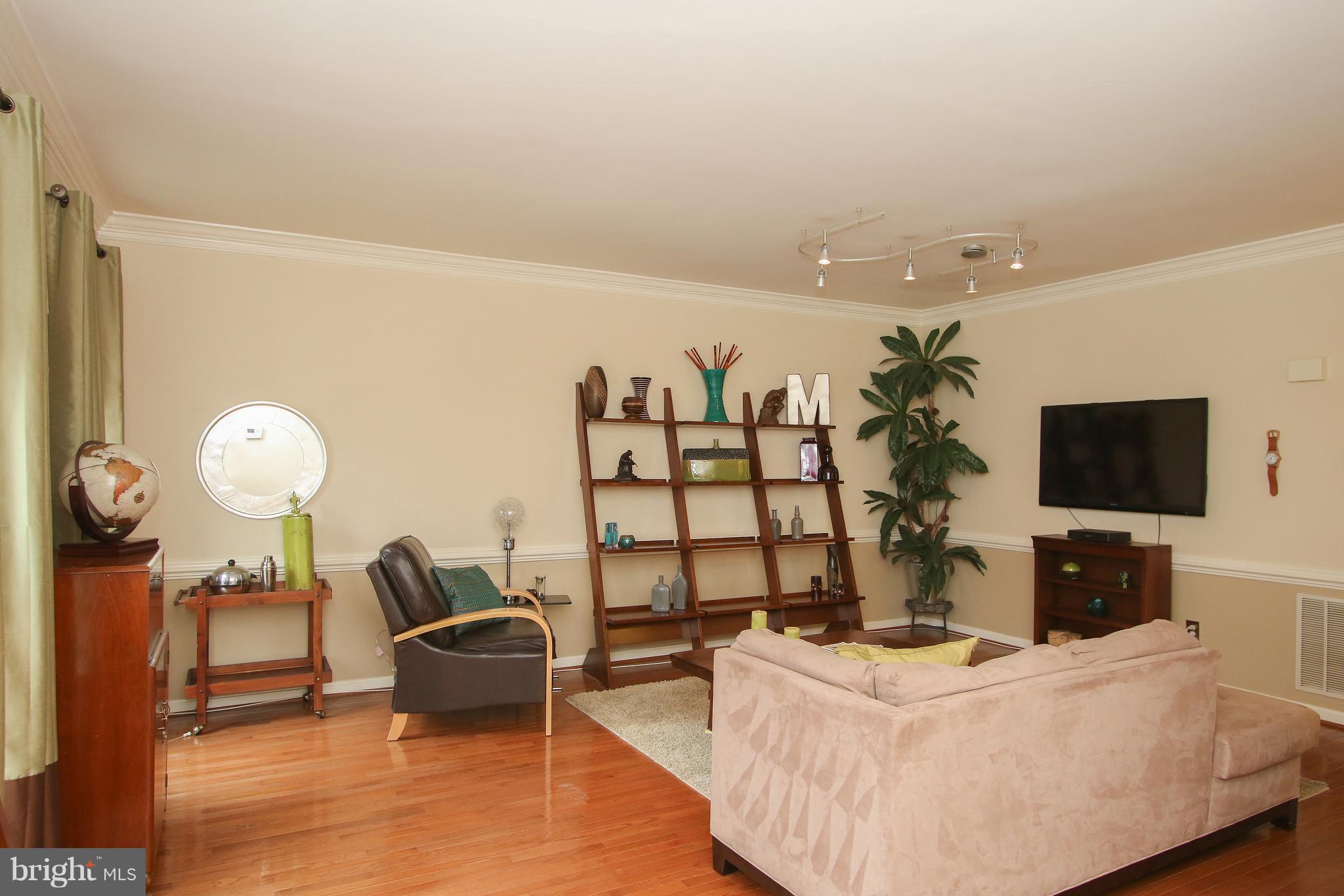 POTOMAC LAKES - Residential