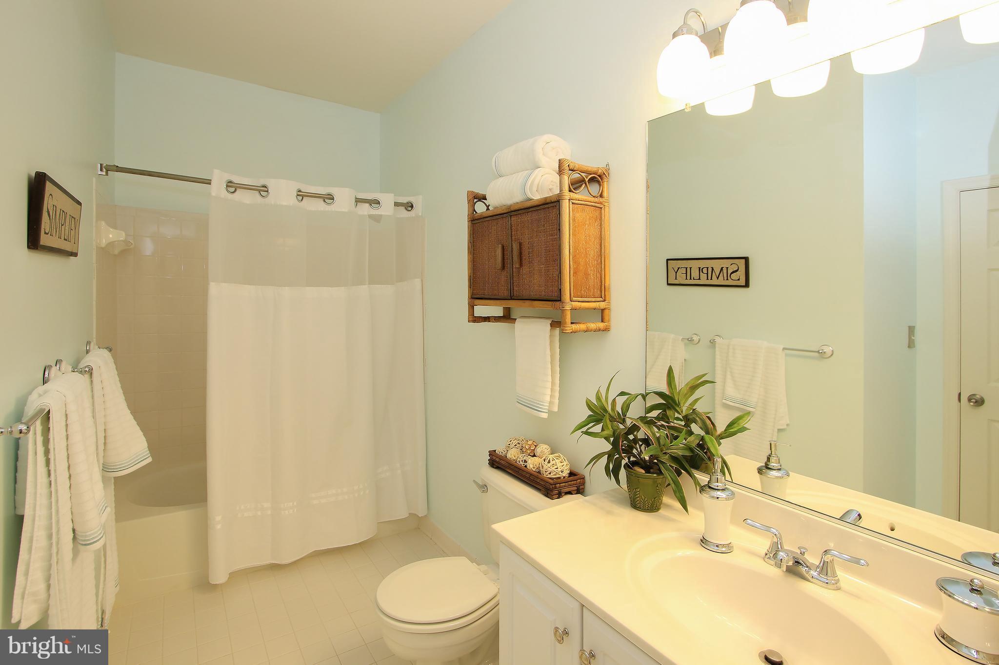 POTOMAC LAKES - Residential