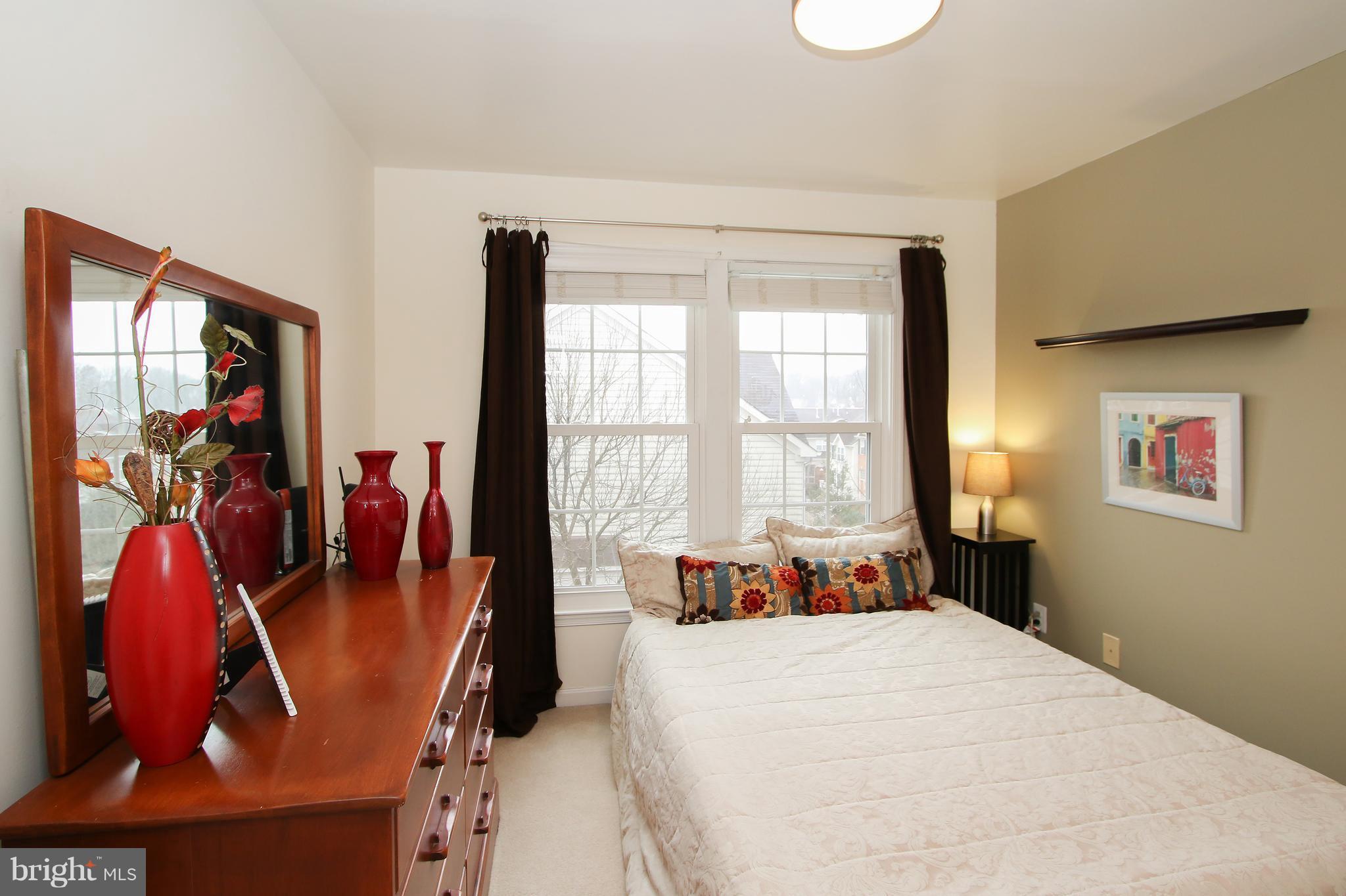 POTOMAC LAKES - Residential