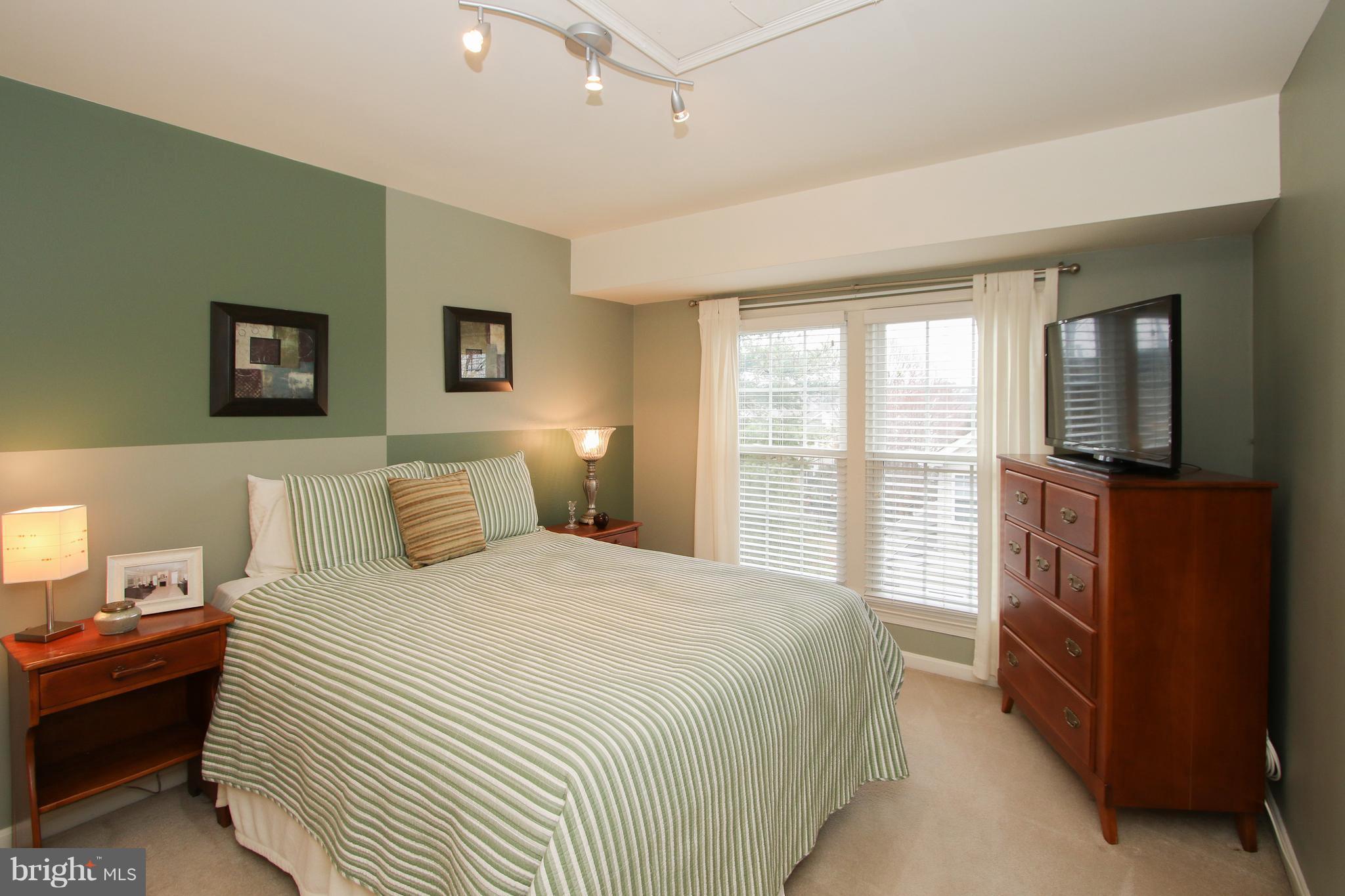 POTOMAC LAKES - Residential