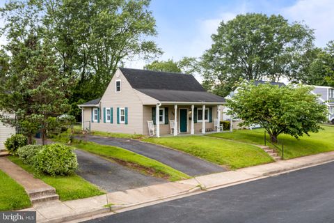 135 CABBEL DRIVE MANASSAS PARK VA 20111